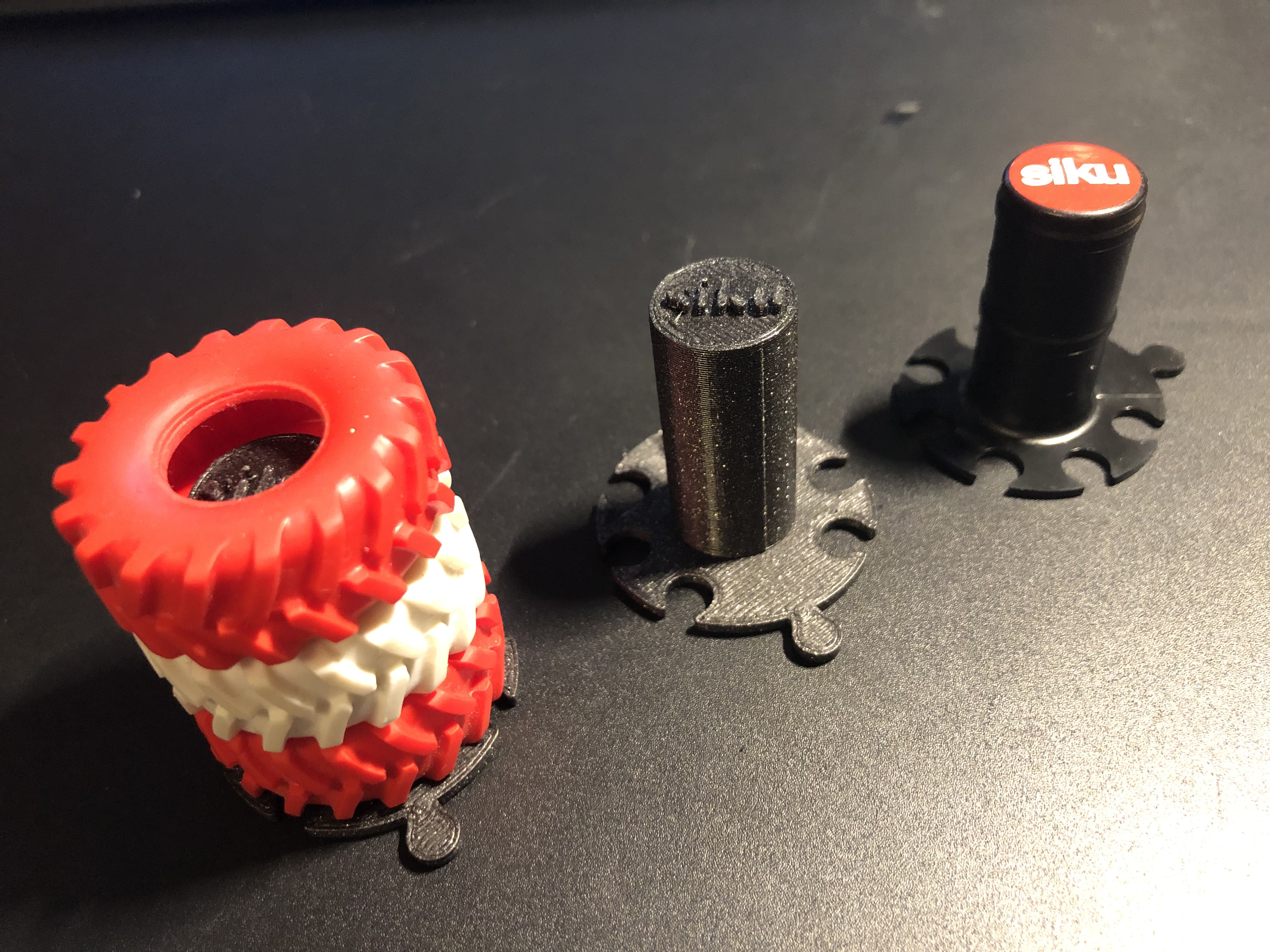 Siku tire pile rack / pole