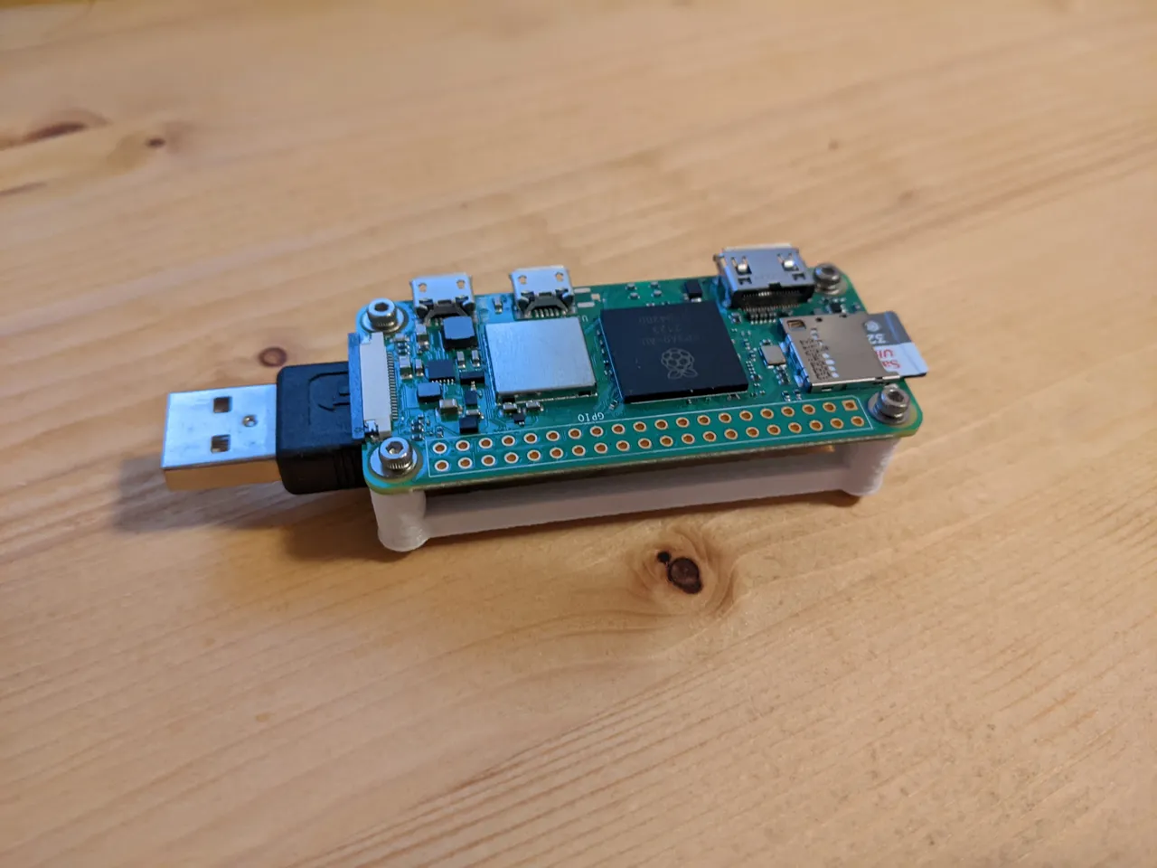 USB Mount for Raspberry Pi Zero 2 by Kaffeemaschine
