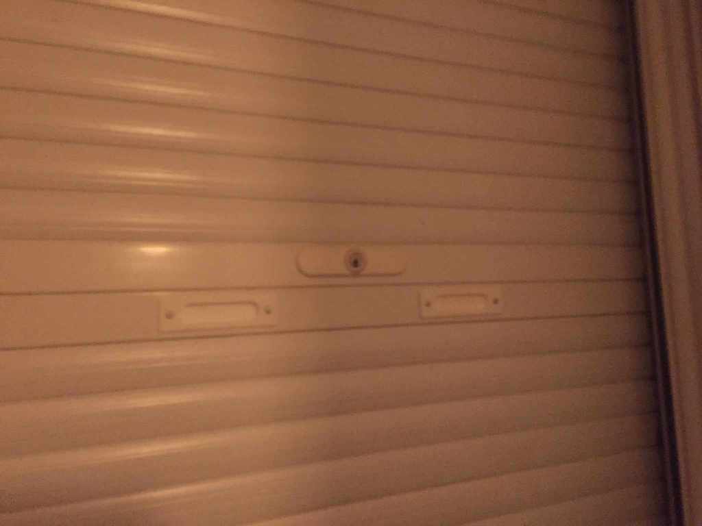 shutter handle // poignée de volet