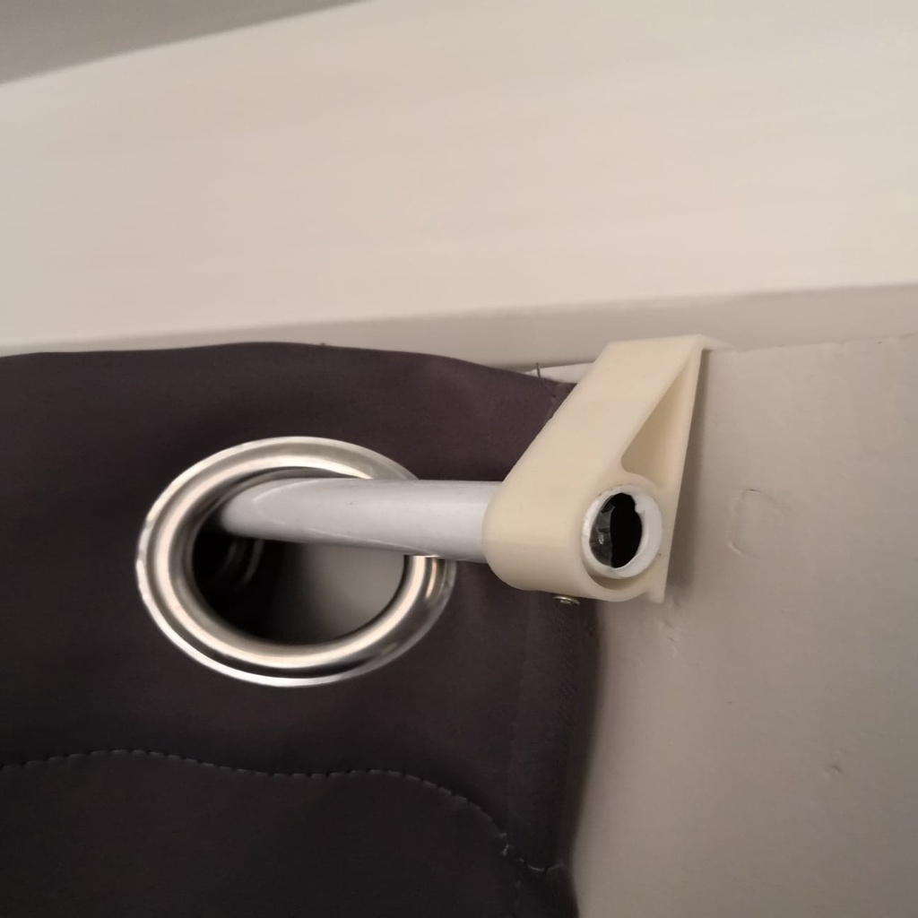 Curtain Rod / Tringle de Rideau