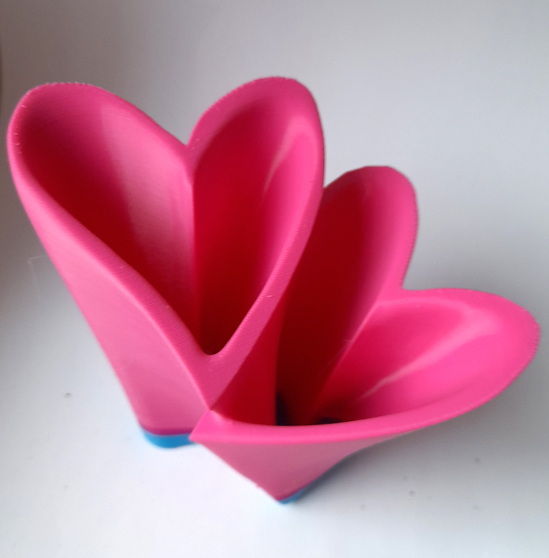 Two hearts snuggling — miniatura 3