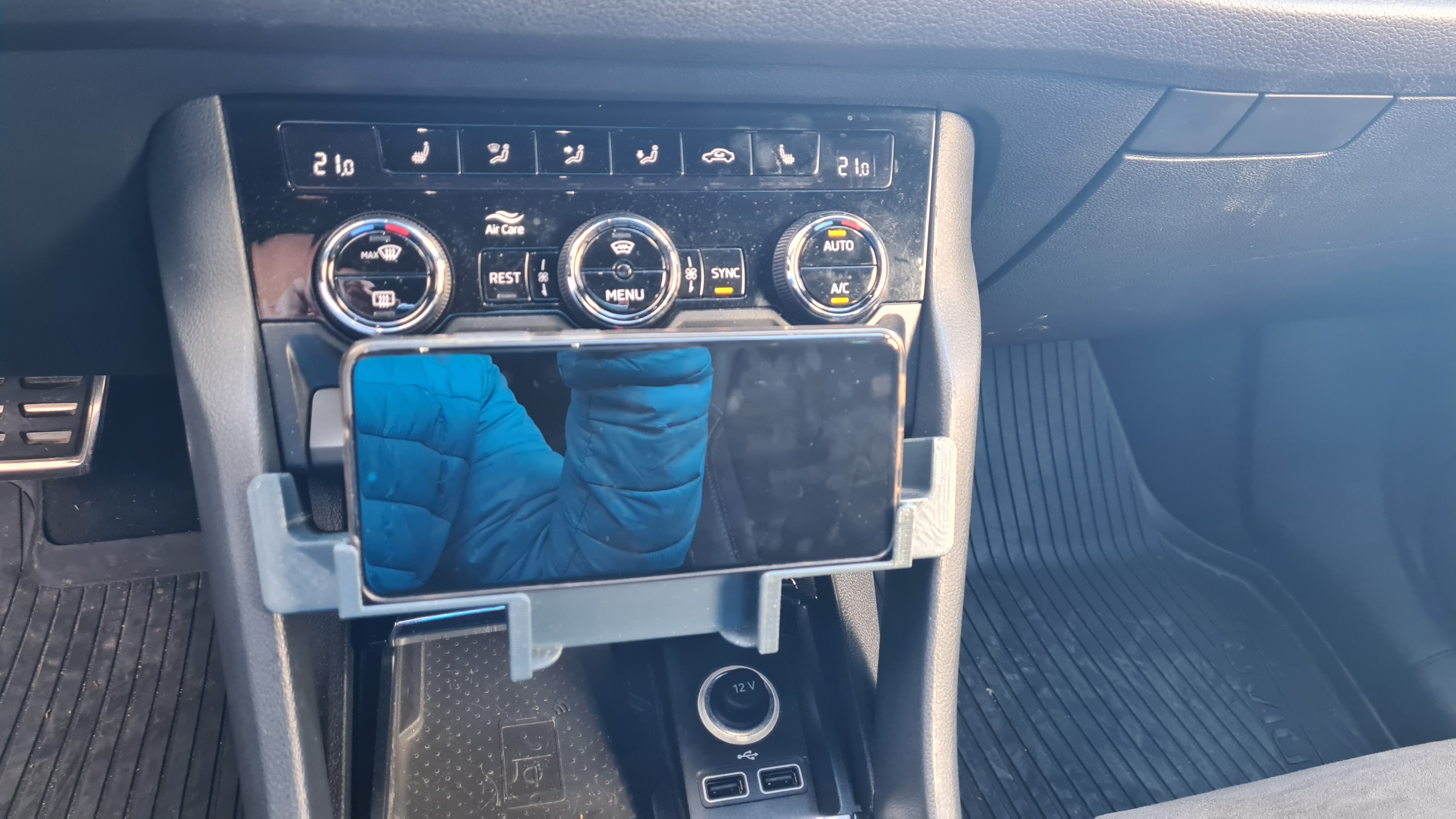 Škoda Kodiaq_Karoq phone stand by Wilko_SLO Download free STL model