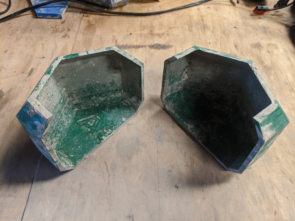 Concrete Dumbbells — thumbnail 2