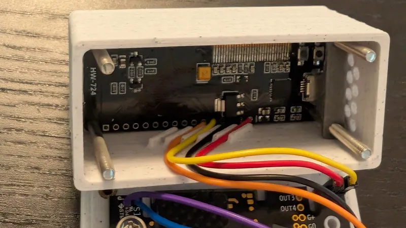 Compact CO2 Sensor with OLED display by Dreadnought | Download free STL ...