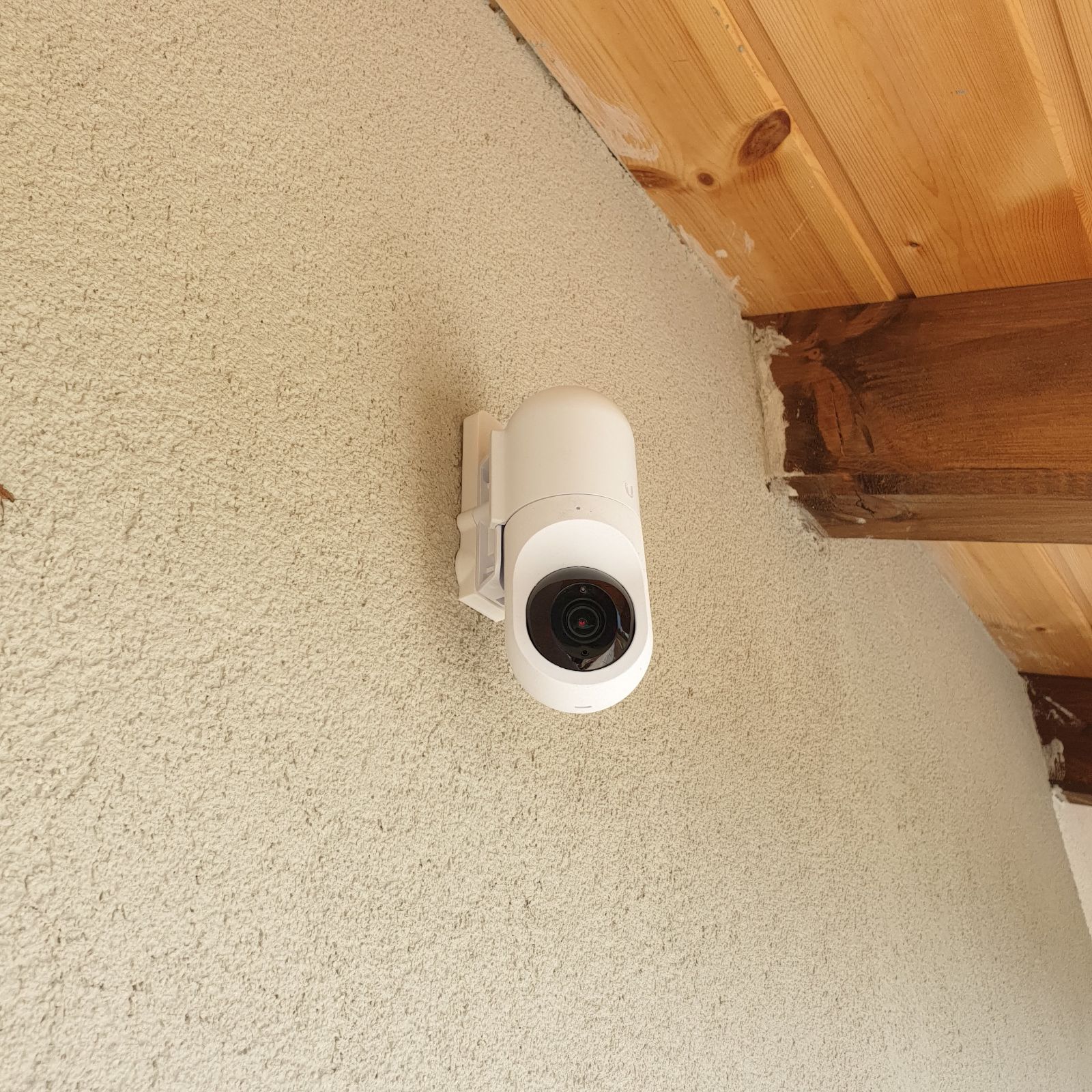 Unifi G3 flex camera wall mount to insulation