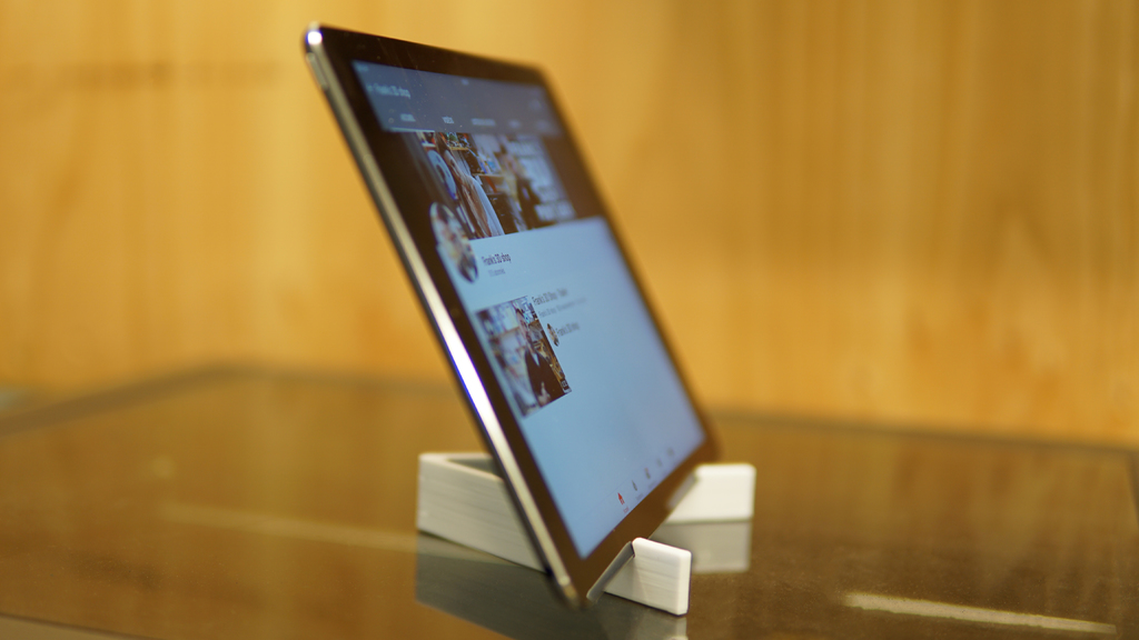 Pocket iPad Stand Parametrics - Functional Hinge