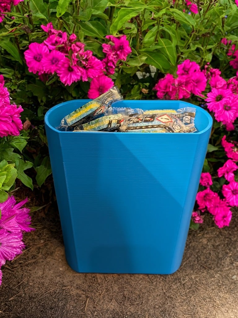 A handy little tray to store your small items!