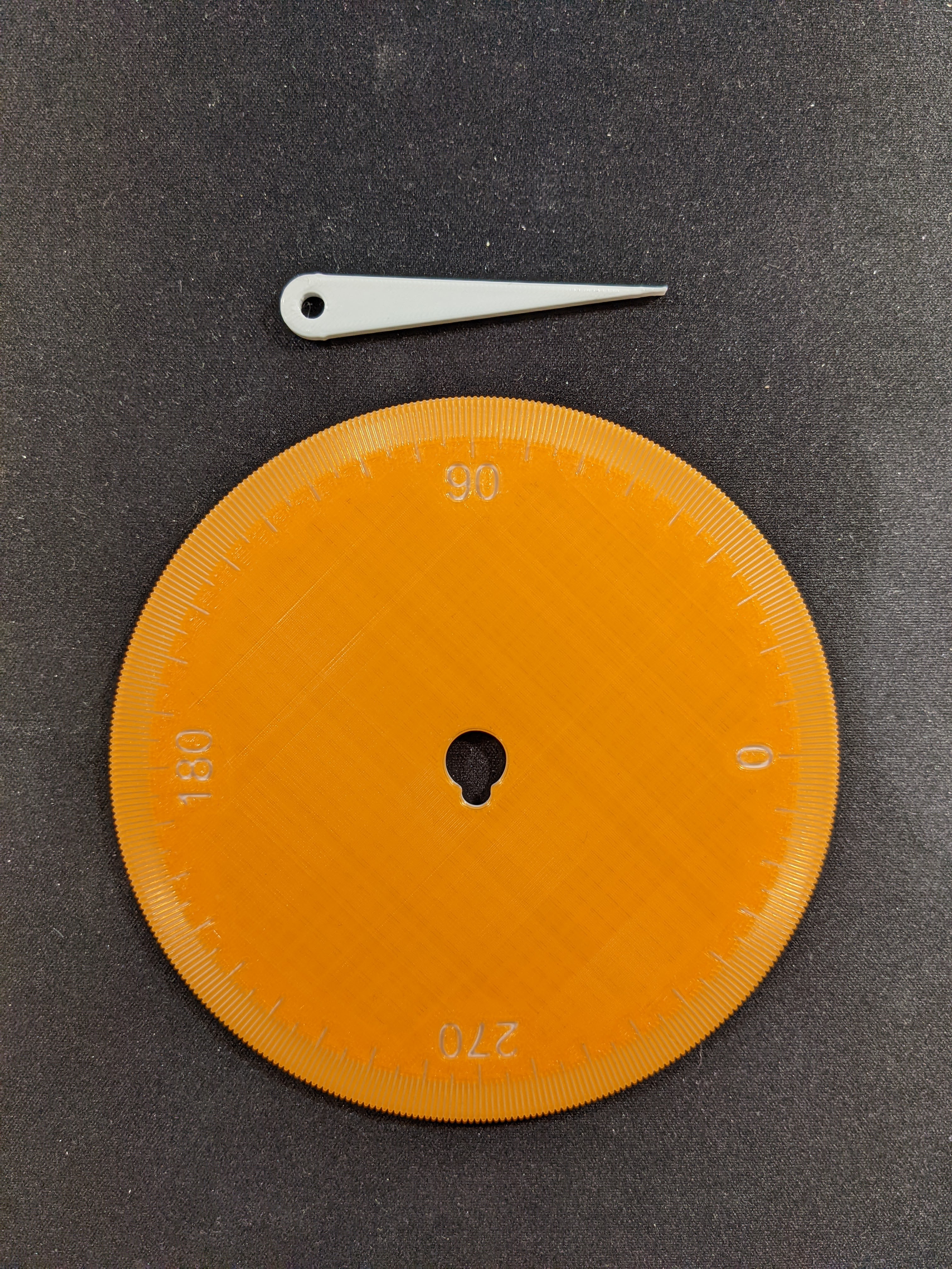 Miniatura 5 do modelo 3D Protractor dial for micro servo