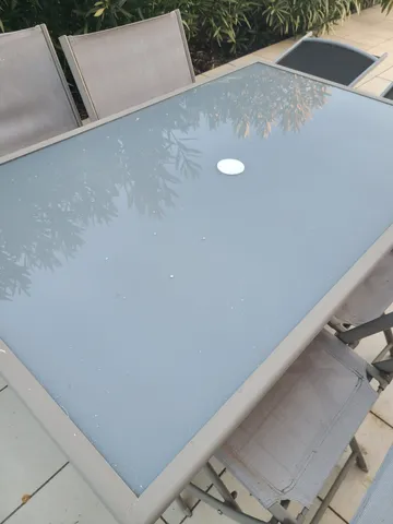 Bouchon de table pour trou de parasol