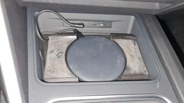 Wireless charging station for car