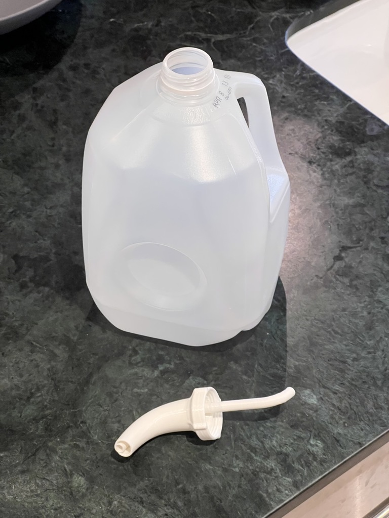 Gallon Jug Spout by Marc Liyanage Download free STL model