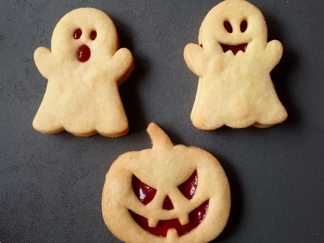 Halloween cookie cutter pumpkin and ghost