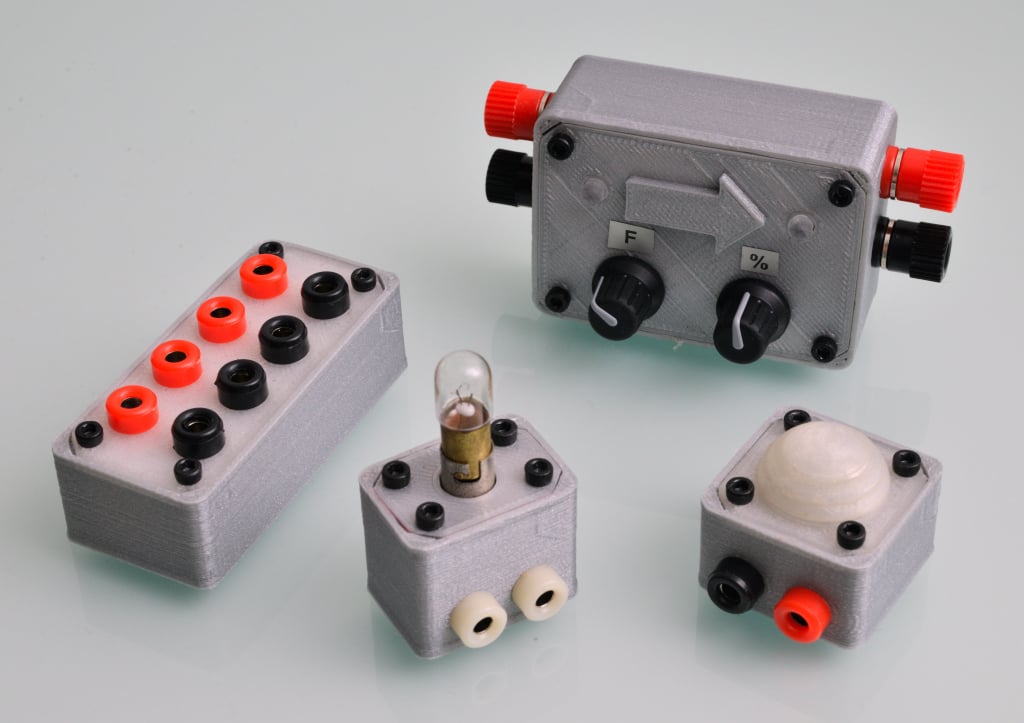 Parametric and Customizable Project Enclosure