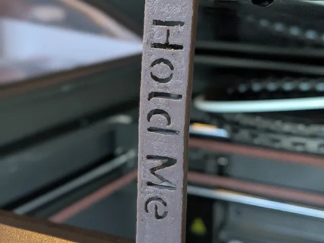 Hold Me - A Lid Kickstand