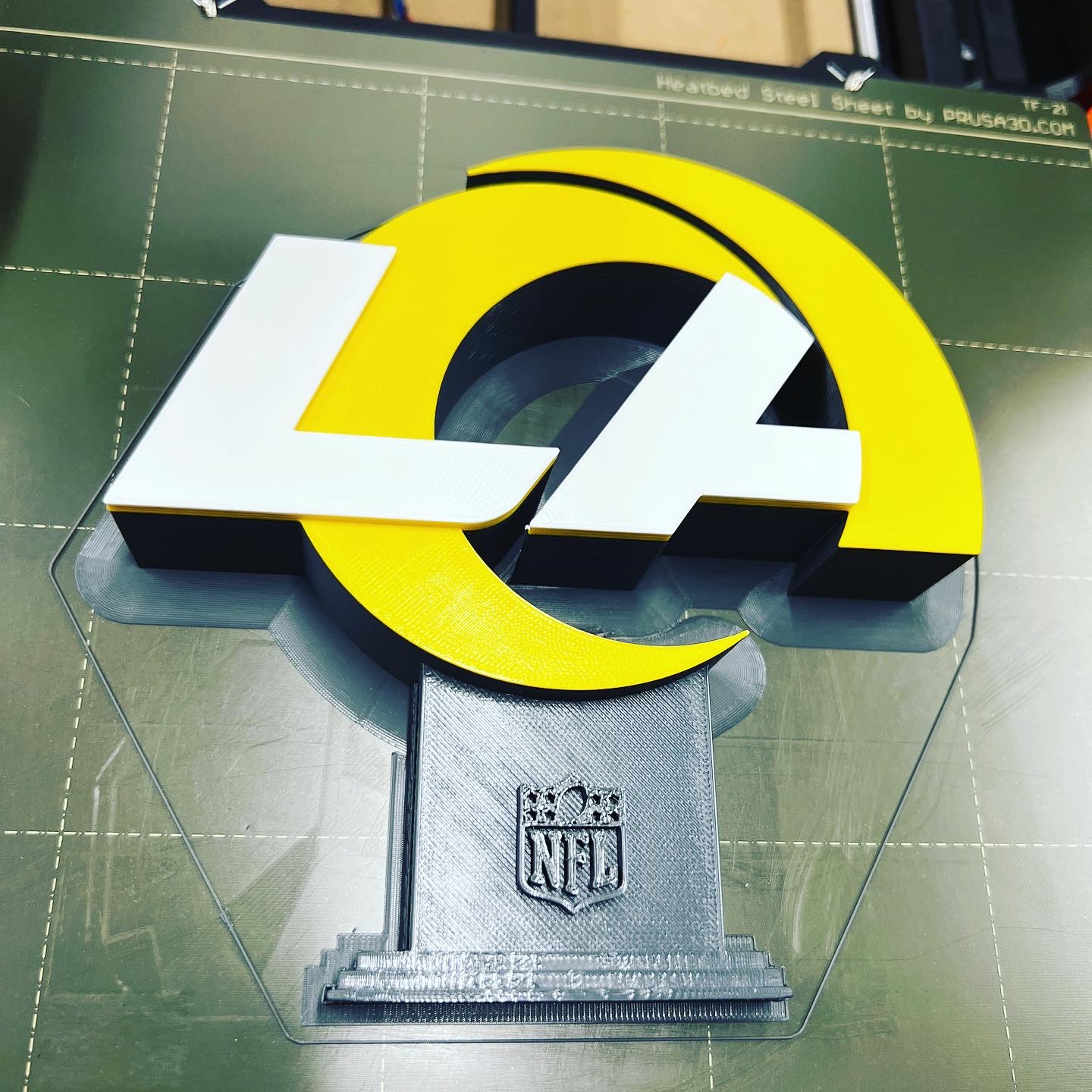 LA Rams Logo Stand