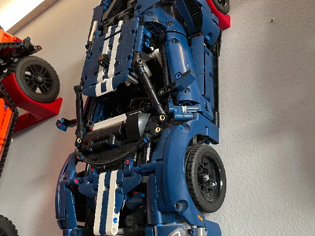Wall mount for LEGO Ford GT 42154