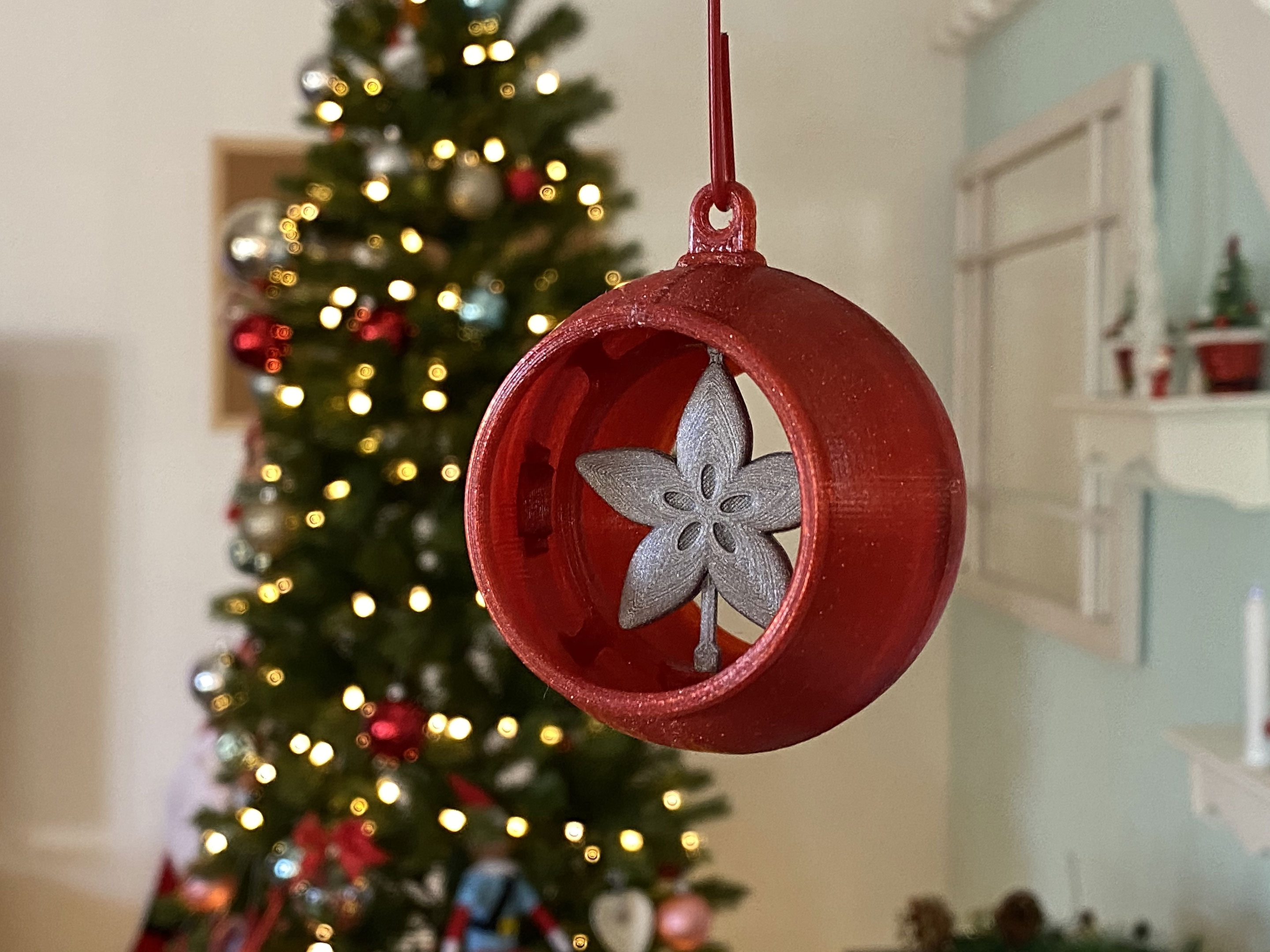 Snap Fit Ornaments with Spinner Inserts
