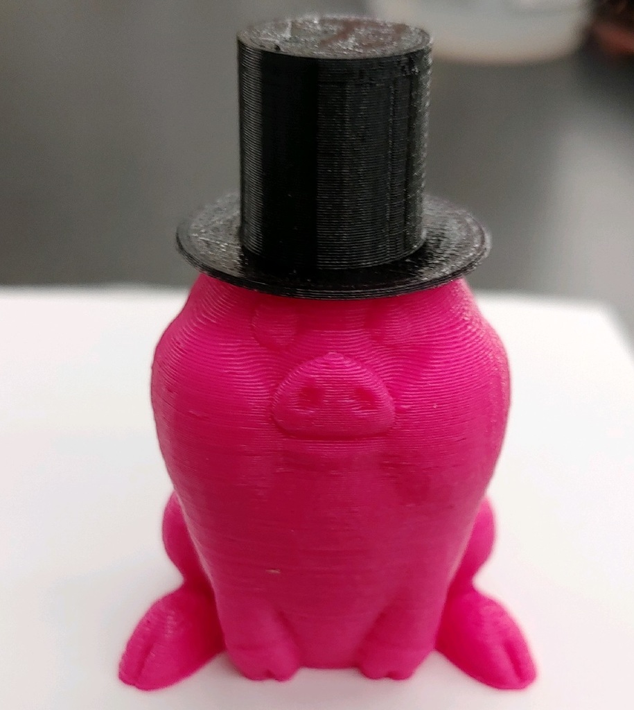 Waddles with top hat