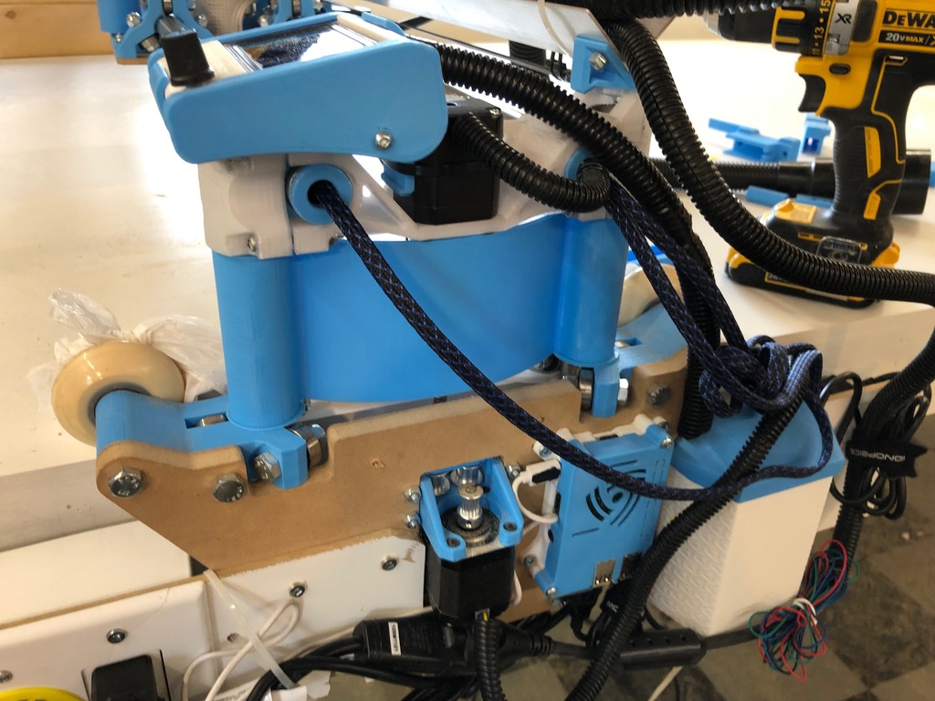Lowrider CNC V2 - Carriage Lift Clamp