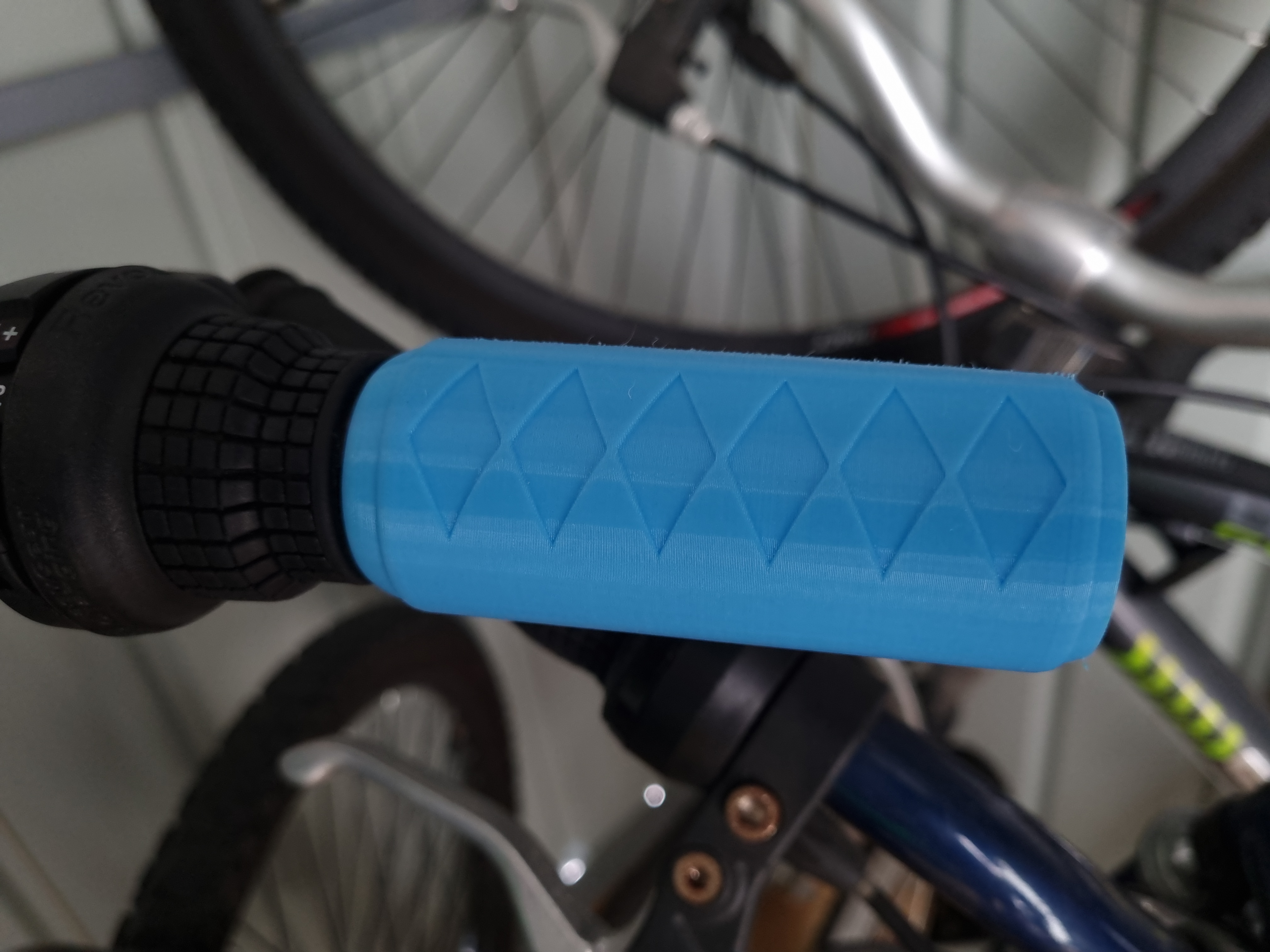 Thick bike shop grips