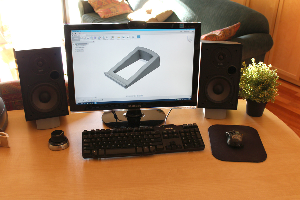 Miniatura 2 do modelo 3D Desk Speaker Stand