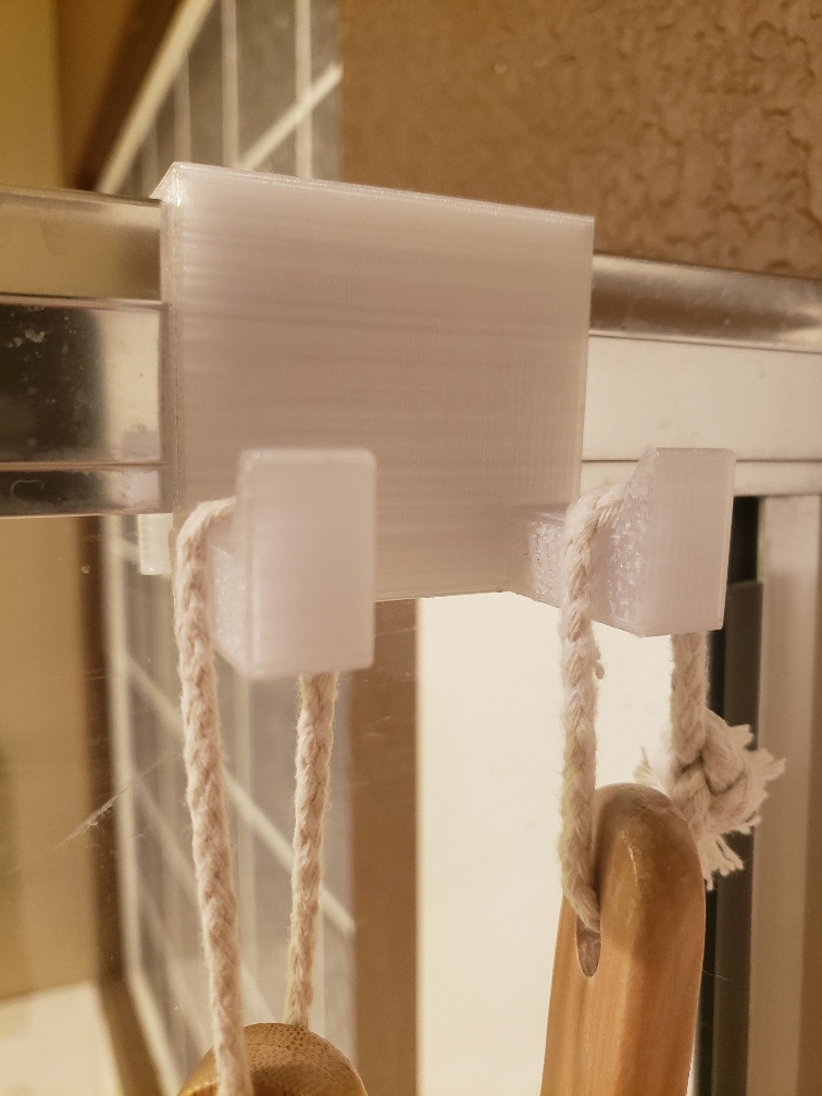 Miniatura 3 do modelo 3D Shower Brush Squeegee Hook Holder
