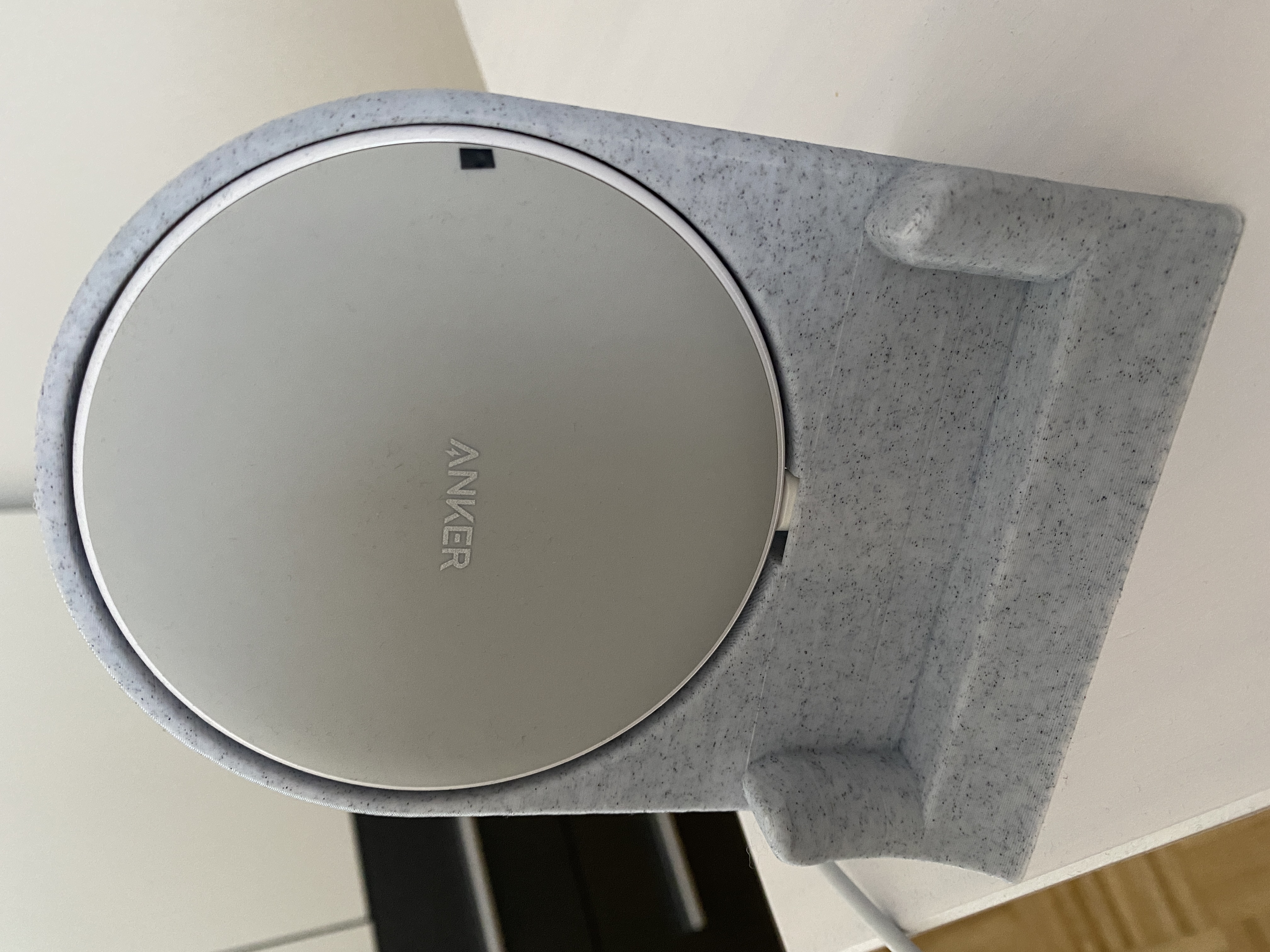 Wireless loading station (throne)