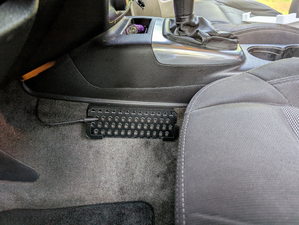 Hummer H3 - Pixel 8 Pro - Phone Holder
