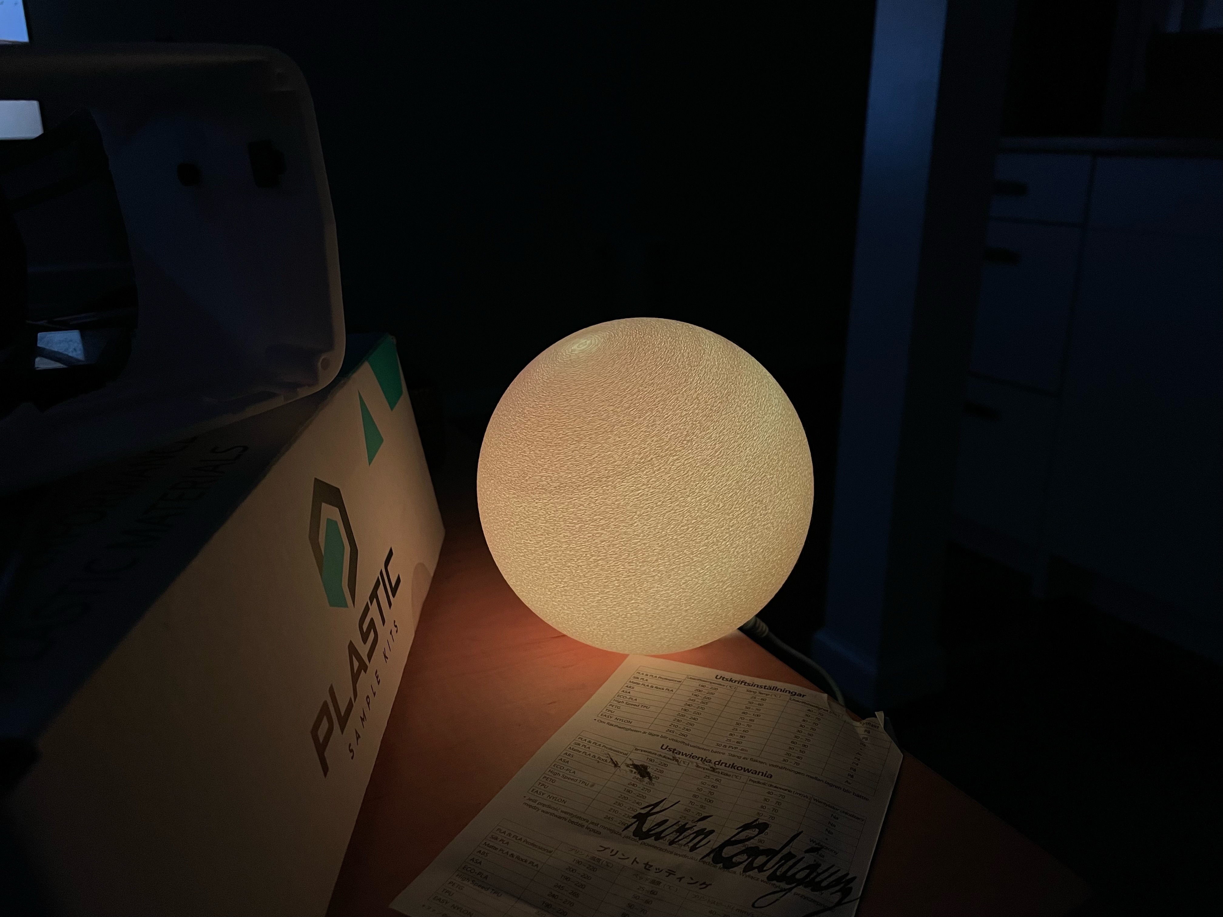 Fuzzy Wireless Globe Lamp RGB