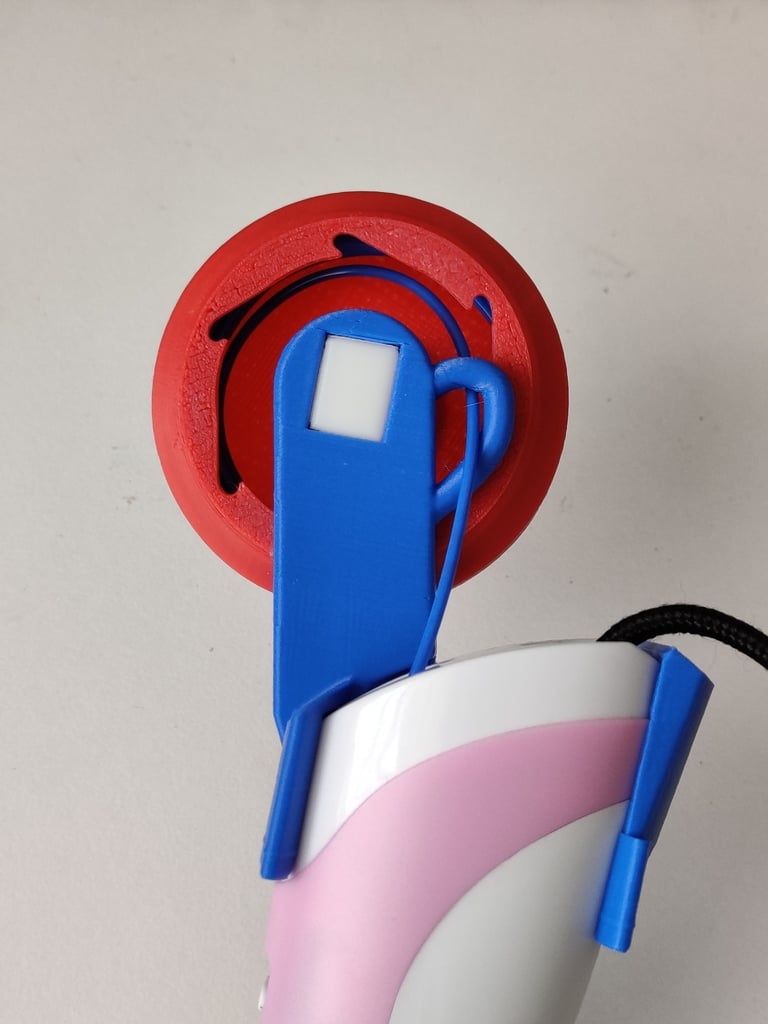 A clip for 3D-pen with a guide to avoid tangling