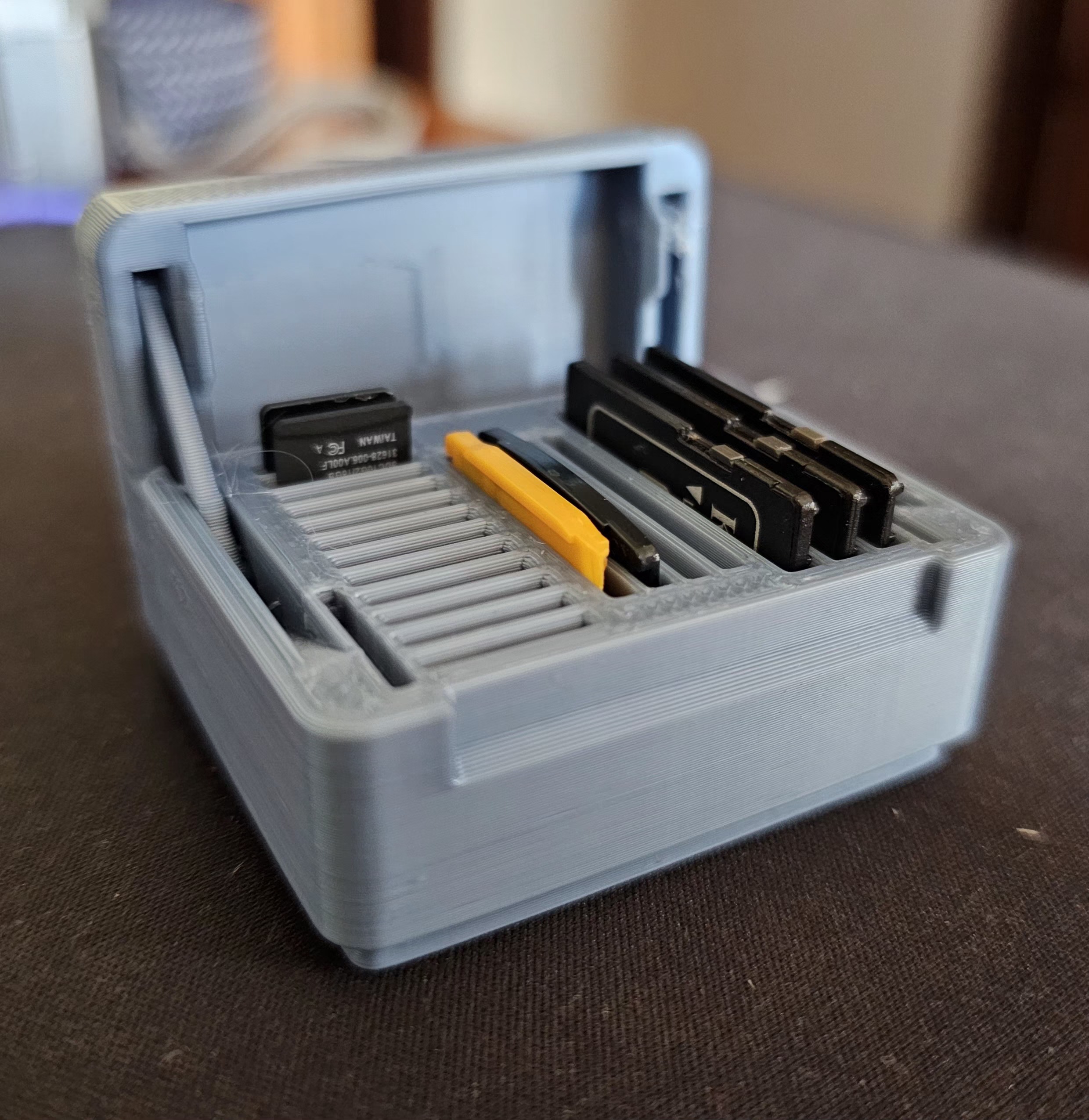 Caja para tarjetas SD, Micro SD y XD (Remix Gridfinity) / SD, Micro SD, and XD Card Box (Gridfinity Remix)