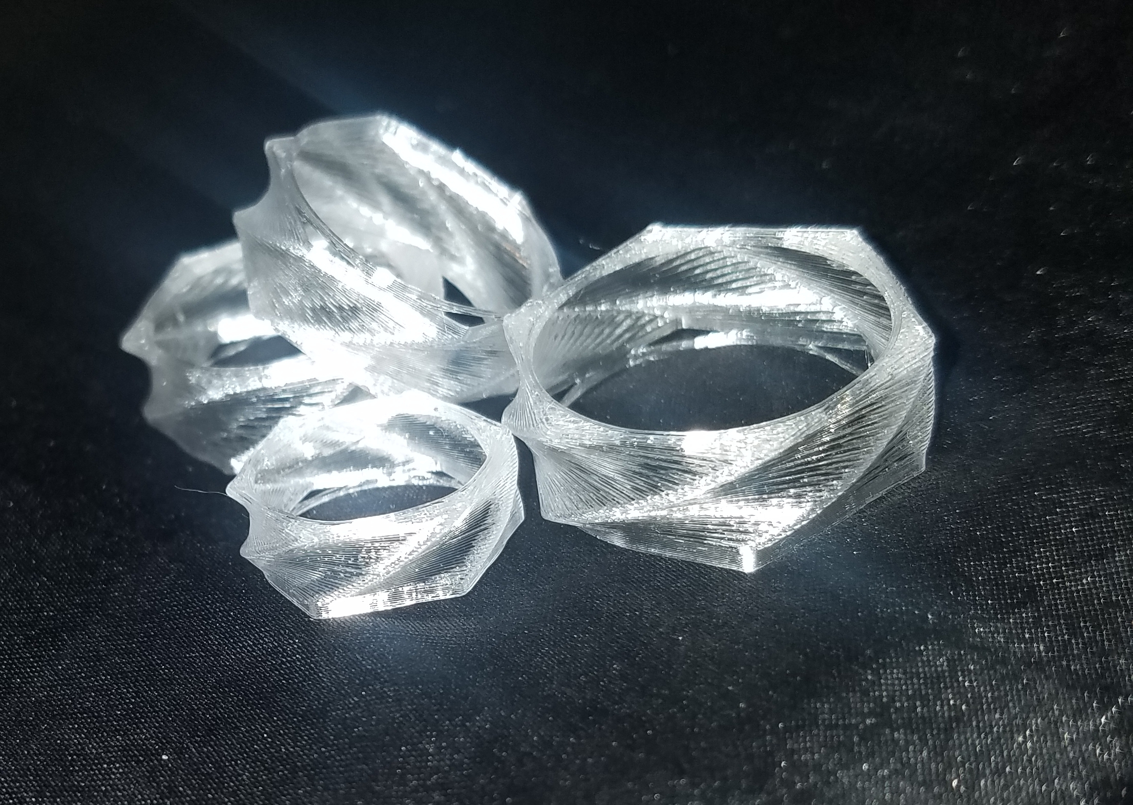 Miniatura 2 do modelo 3D Spiral Ring  - thin