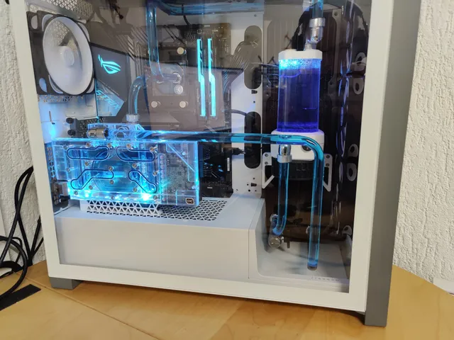 Vertical GPU Riser Support for Corsair 5000 Series