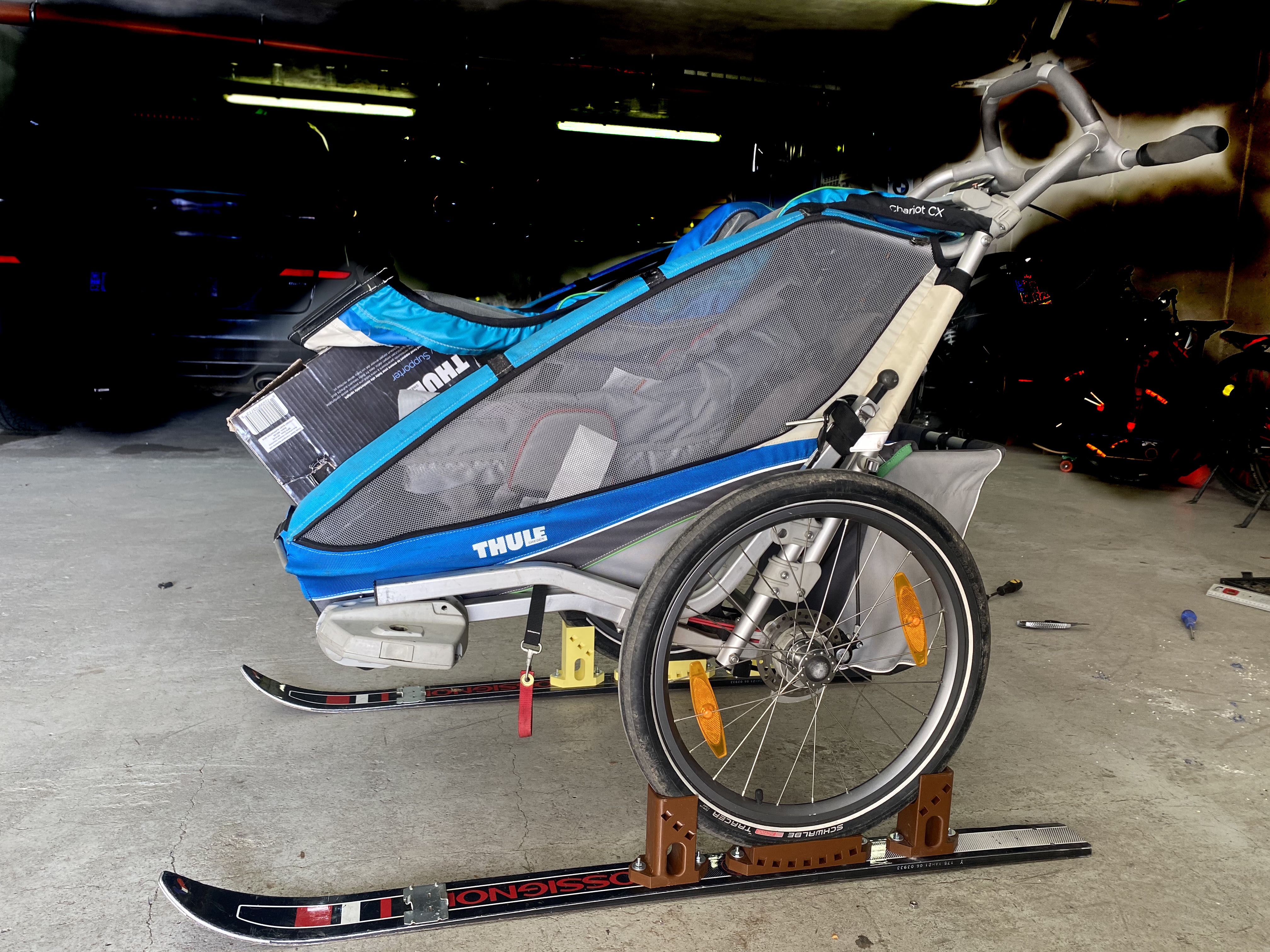 Adaptér pro vytvoření lyžařského setu z cyklistického vozíku