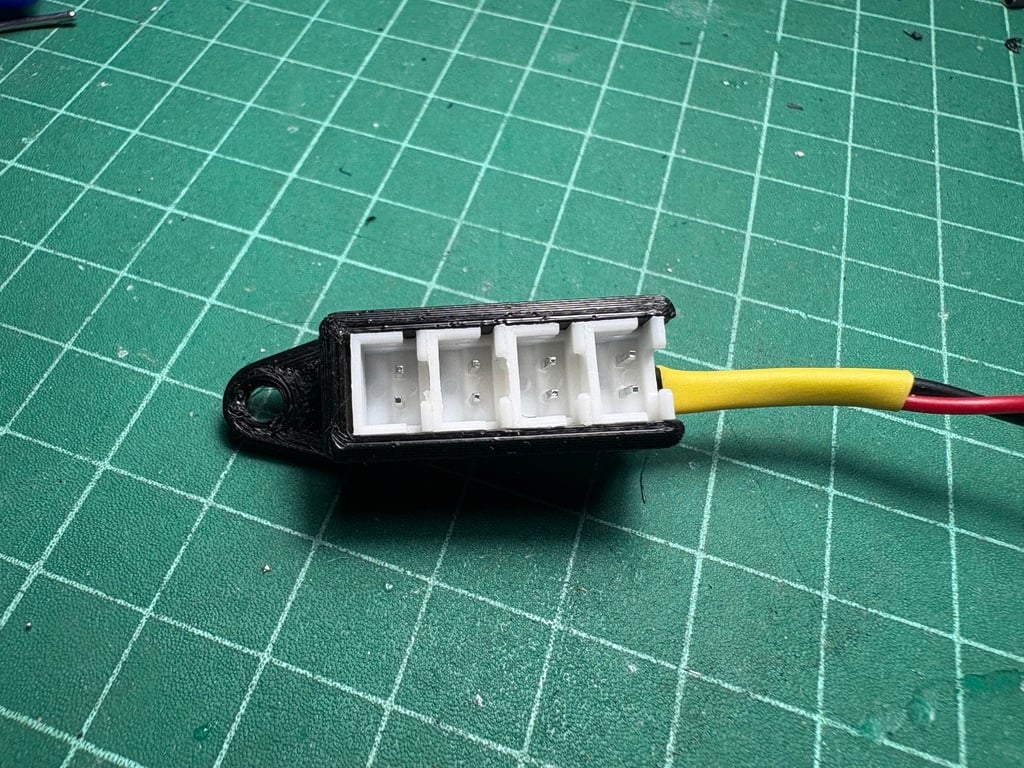 Minimal JST Hub with 2020 aluminum profile mount