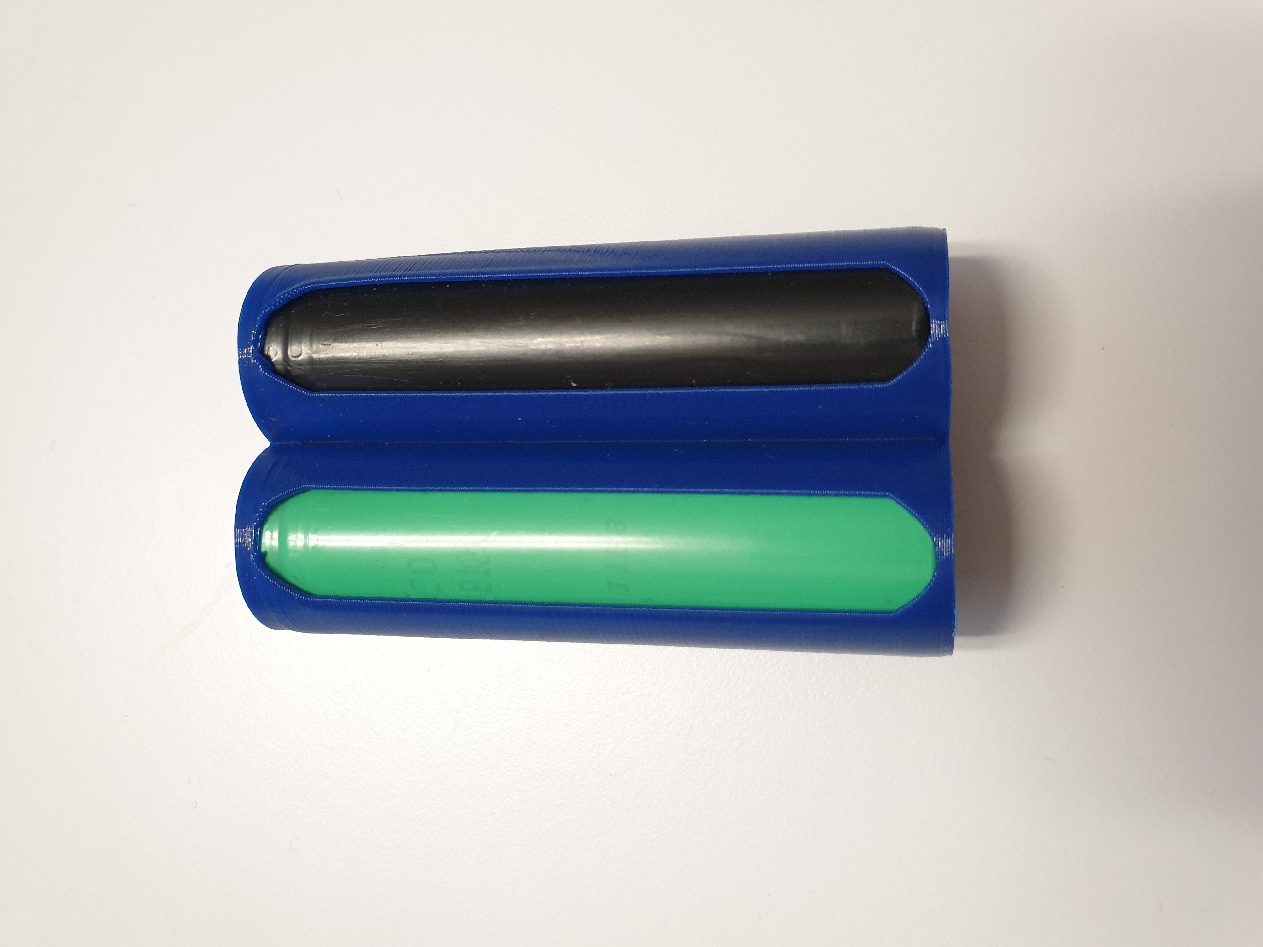 Extra thin 18650 TPU holder / sleeve for short circuit protection in your pocket
