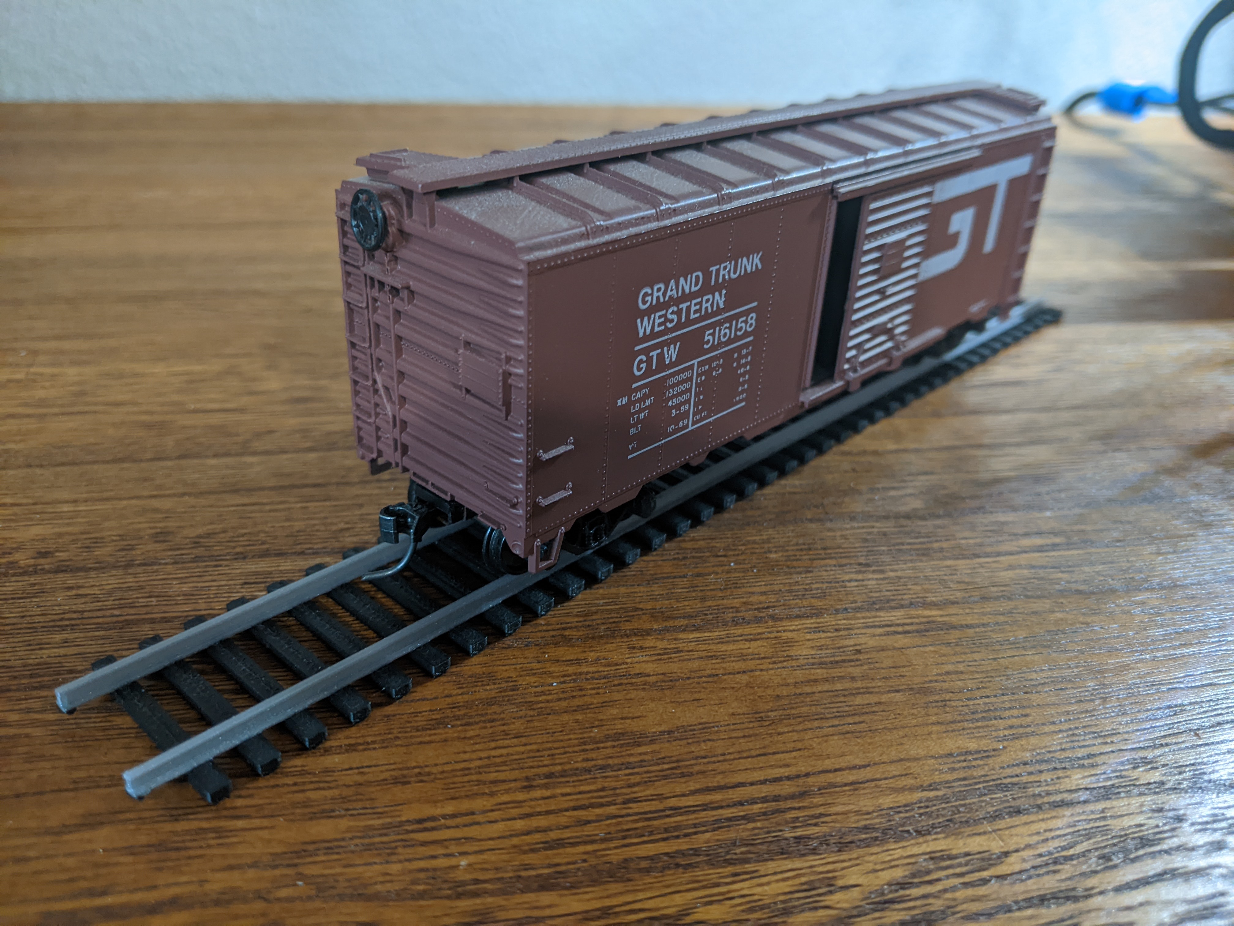 HO Scale 9" Straight Track