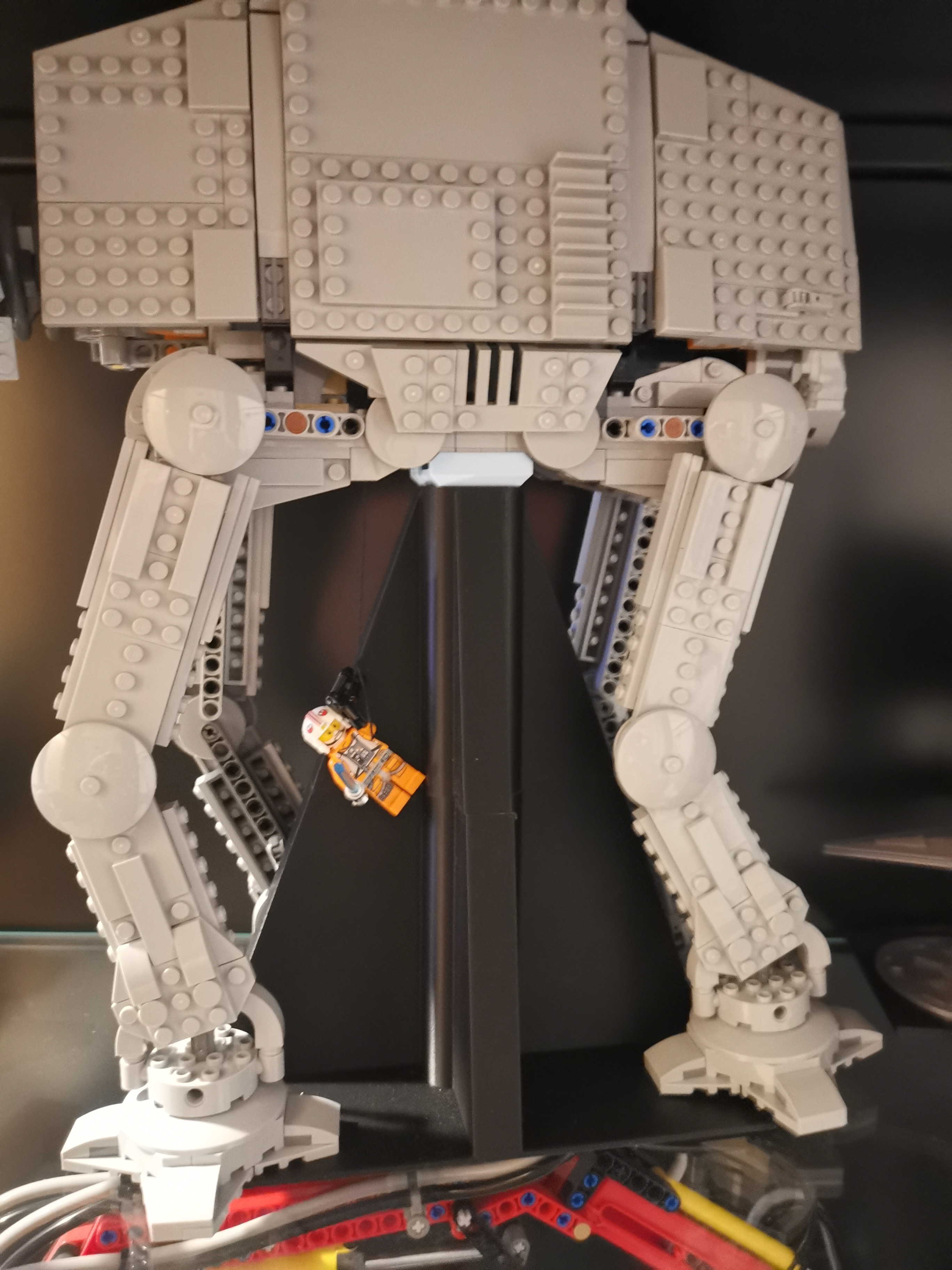Stand for Lego 75288 AT-AT by PennybridgePioneer | Download free 