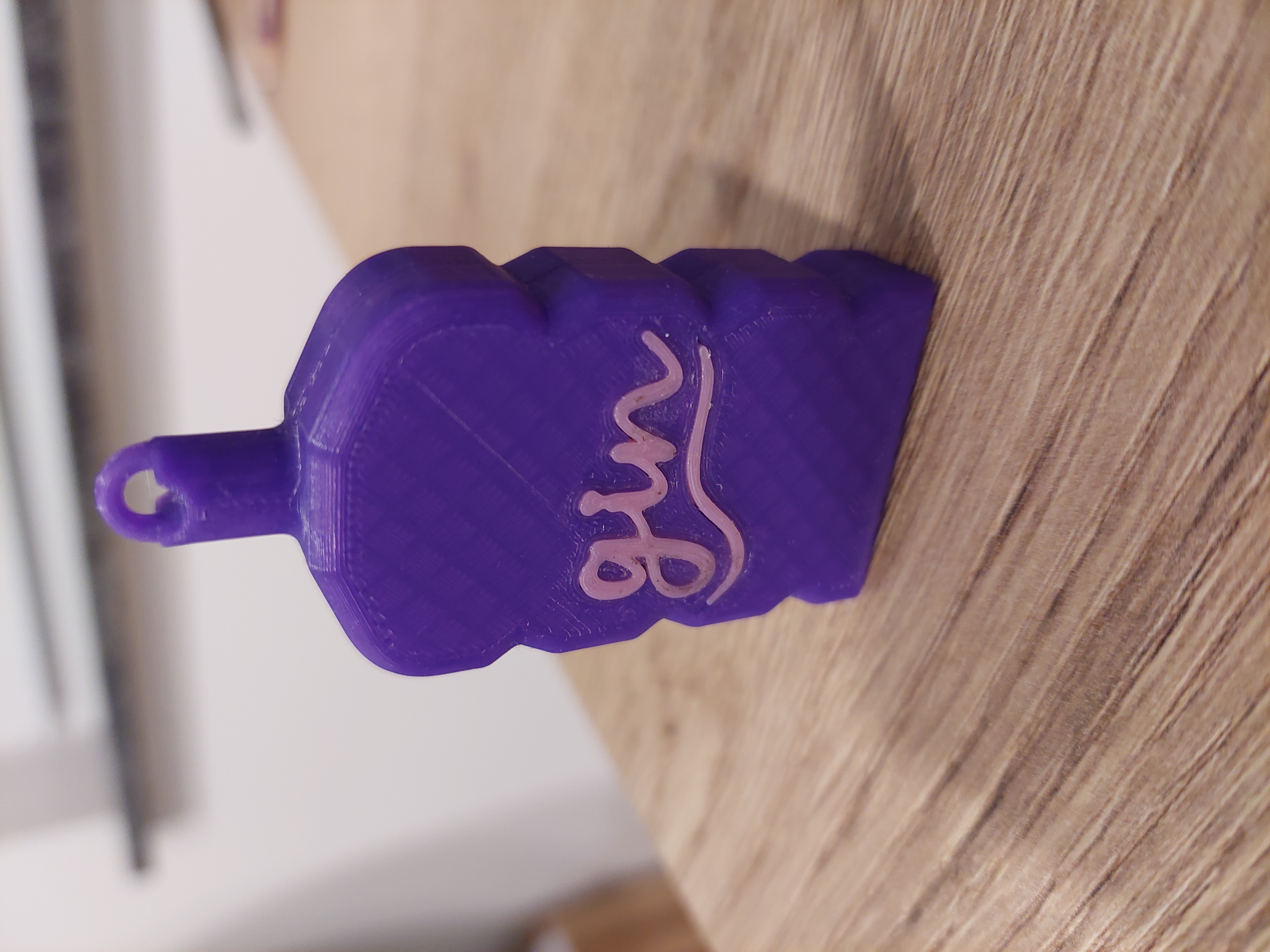 Miniatura 4 do modelo 3D gin flask keychain