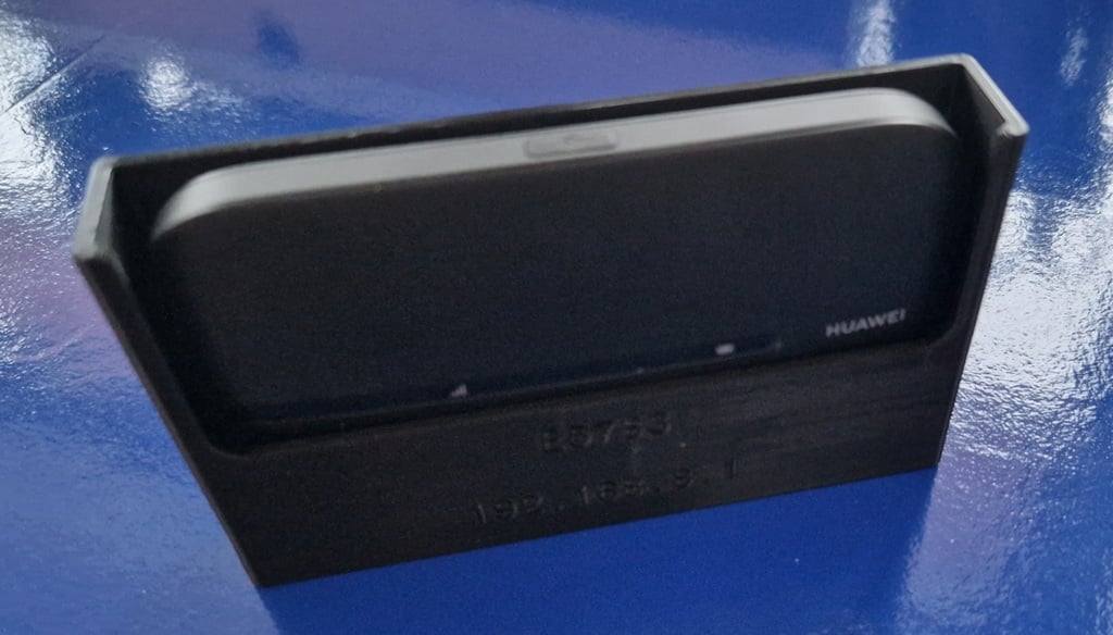 Huawei E5783-230a Wifi wall support