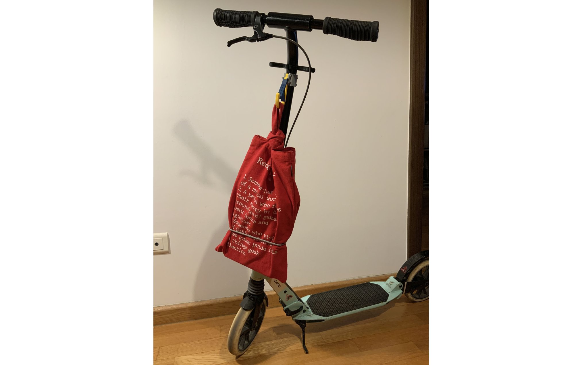 Scooter luggage hook - configurable
