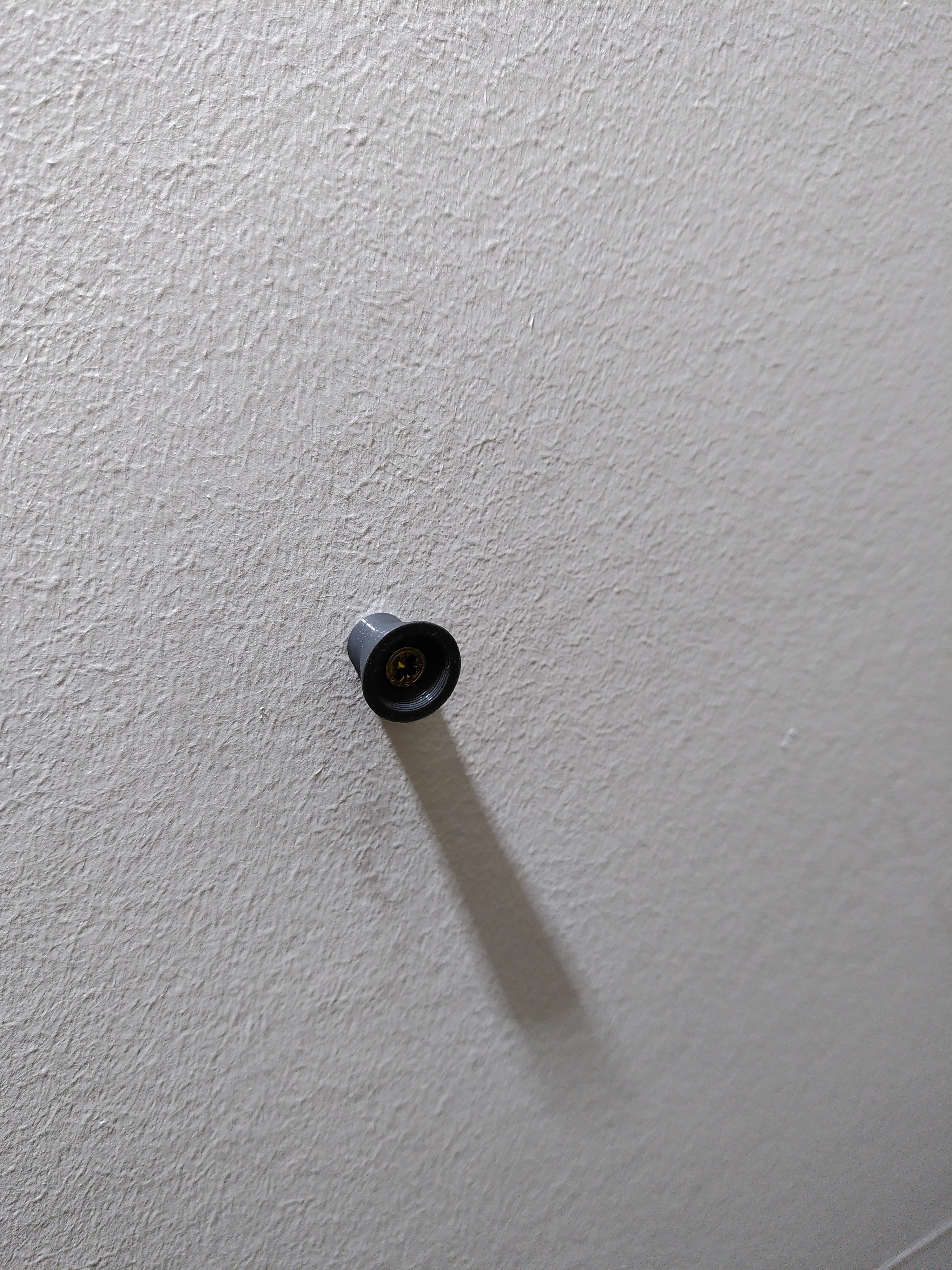Self-centering Wall Hanger — thumbnail 2