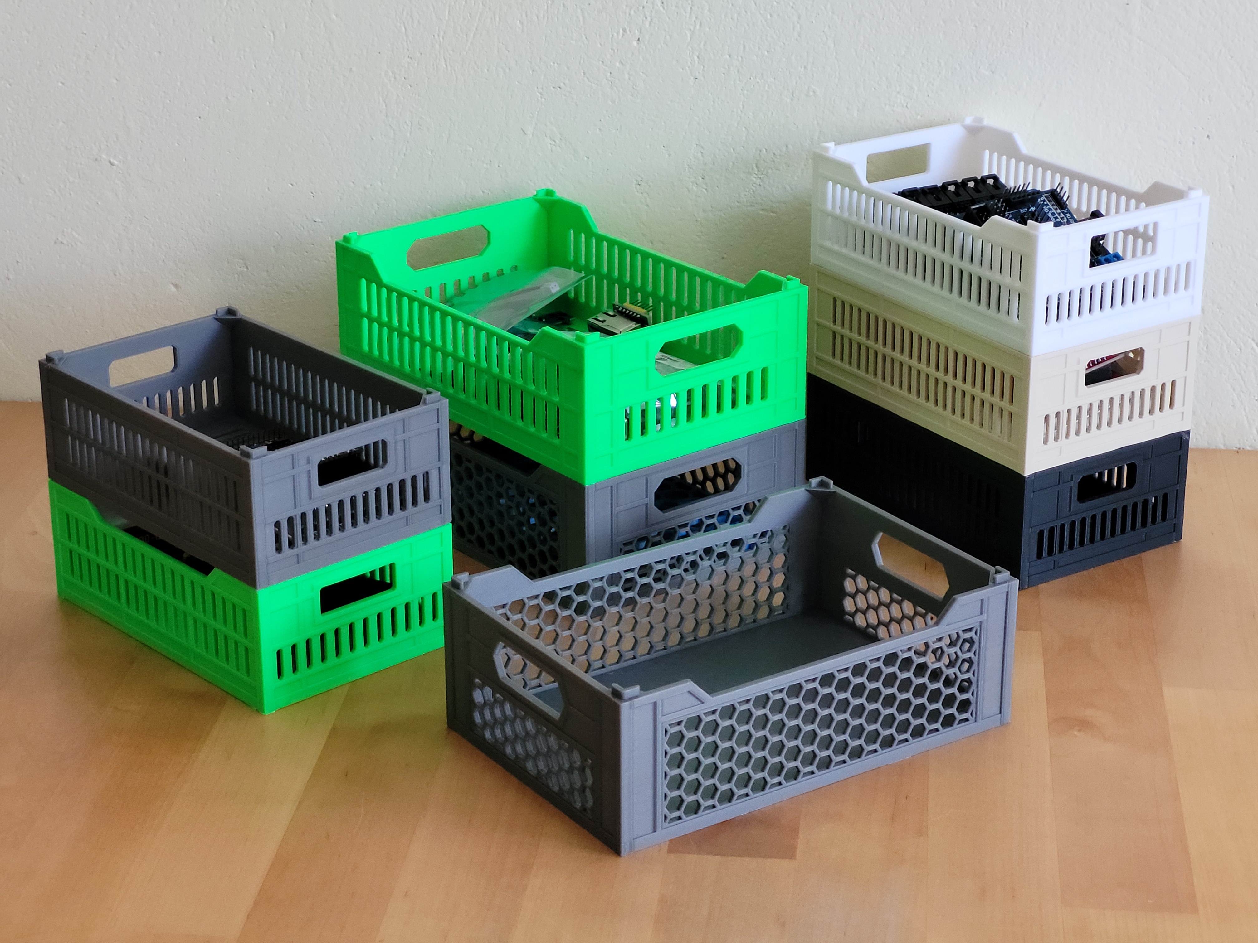 Miniatura 3 do modelo 3D Stackable Crate Plus - Honeycomb Edition