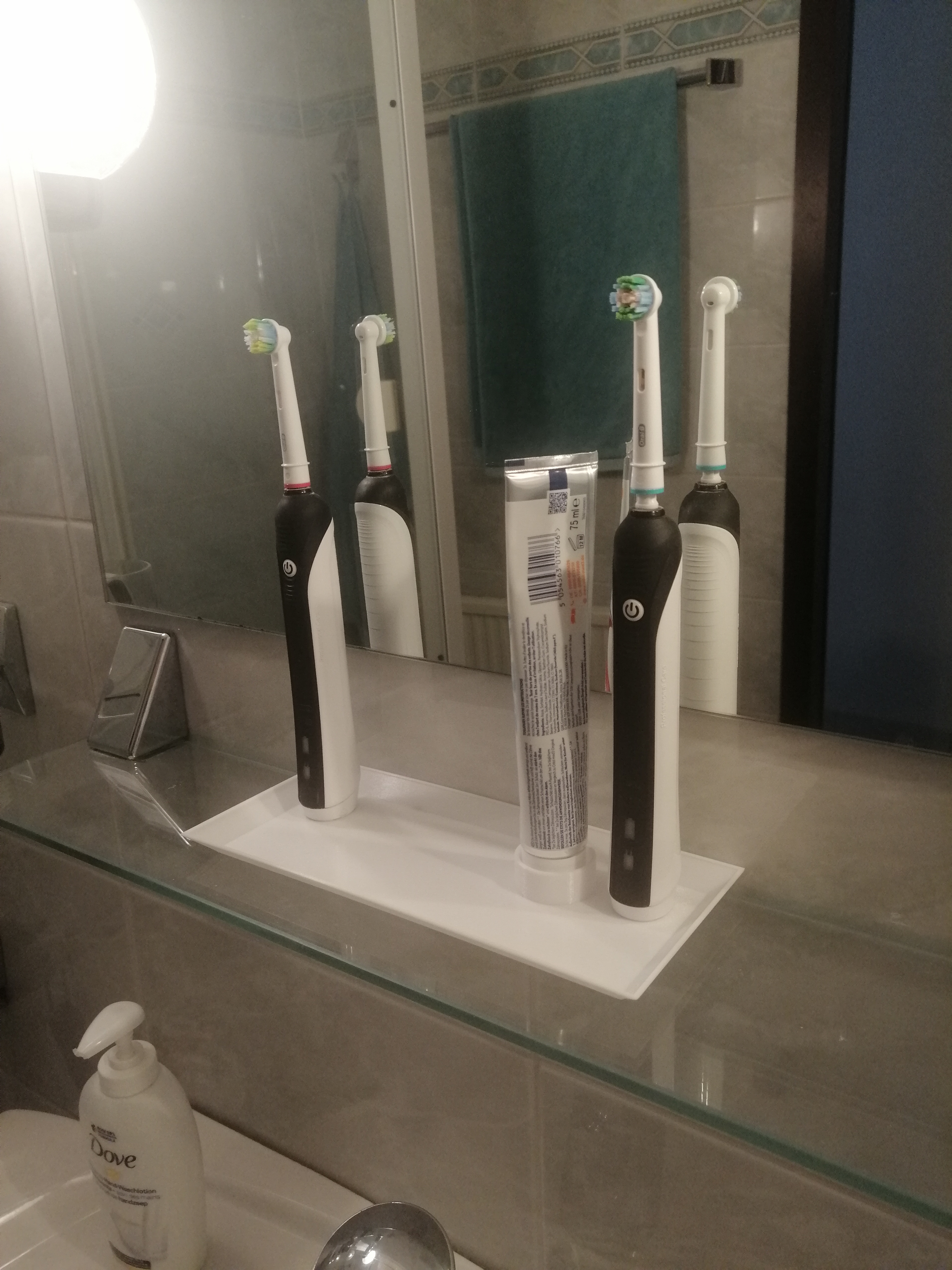 Ablage für 2 Oral-B und Zahnpastertube