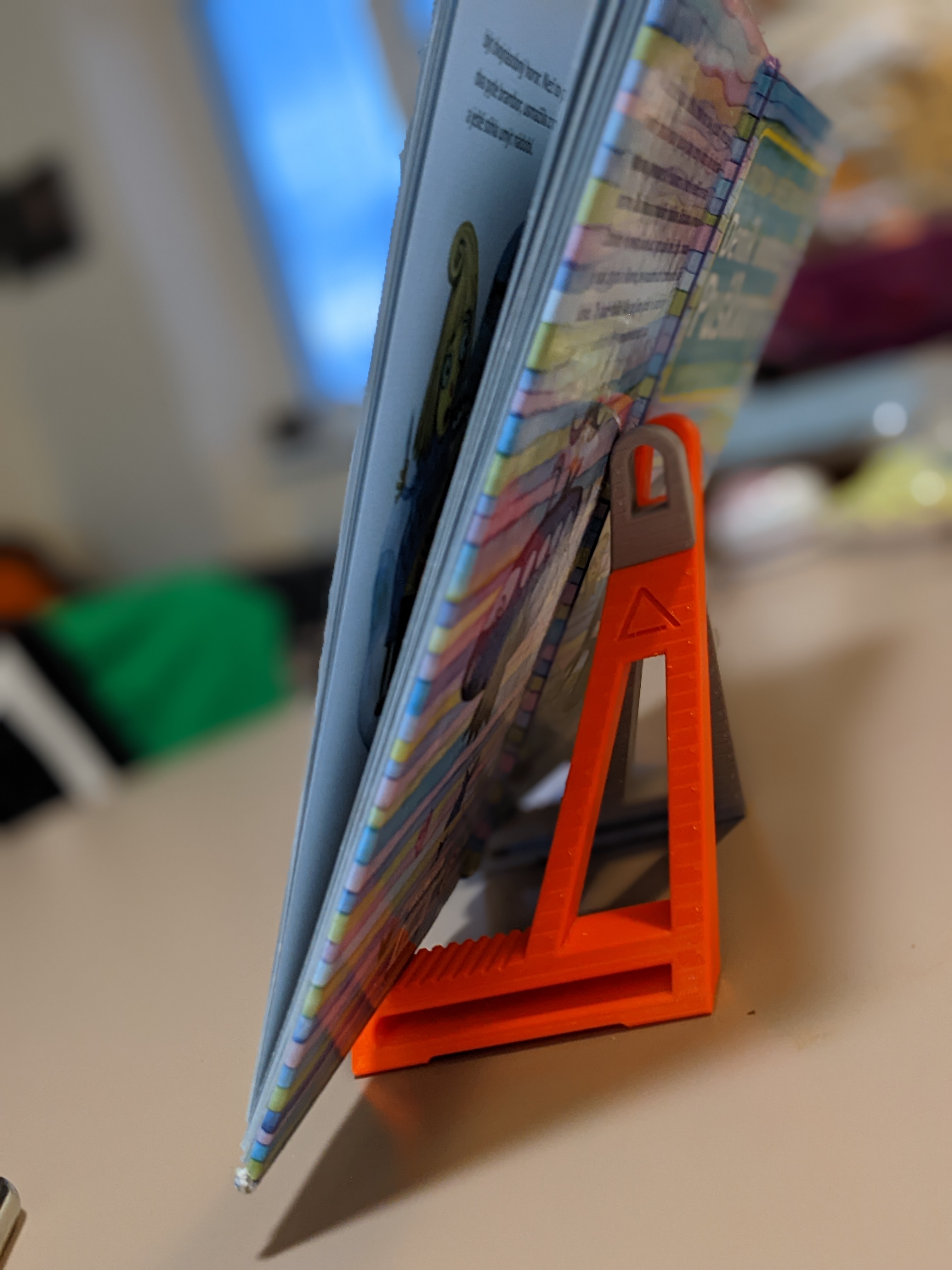 Bookstand — thumbnail 2
