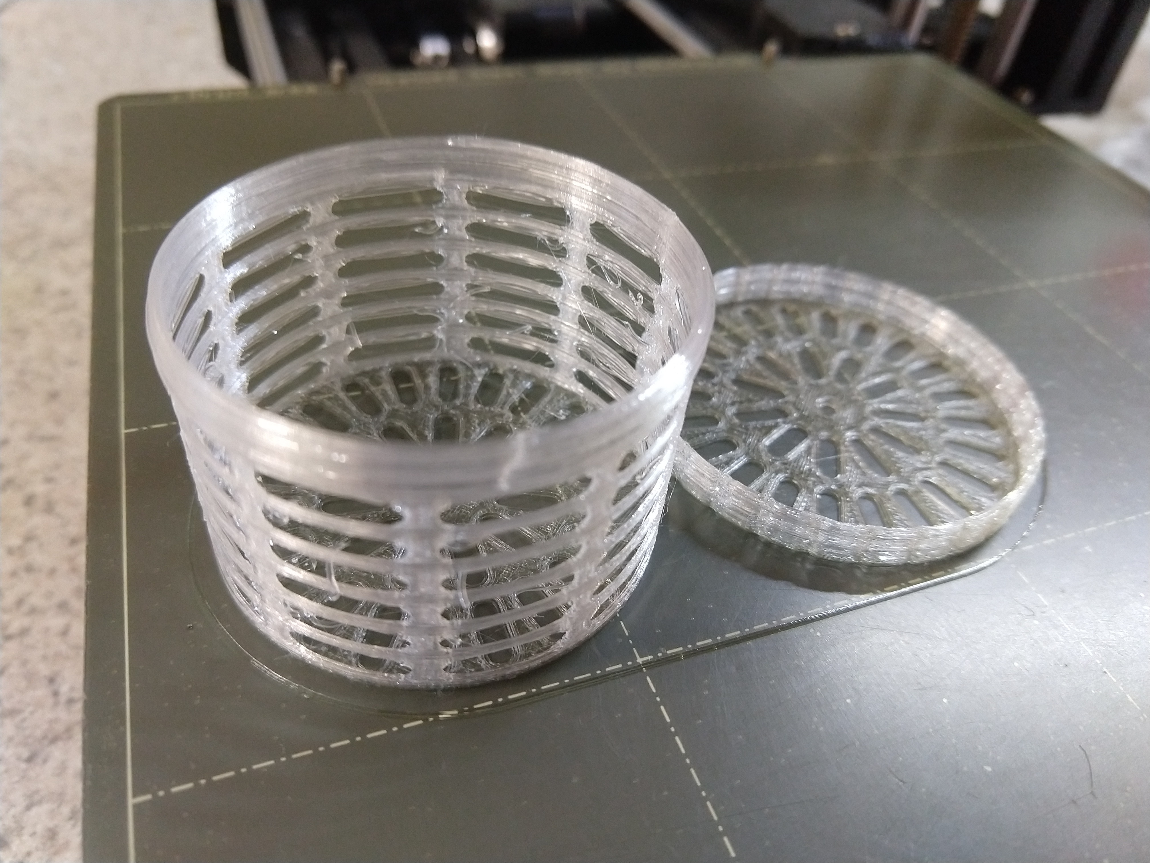 Filament Spool Dessicant Container ( with .6 nozzel prints in 45min)