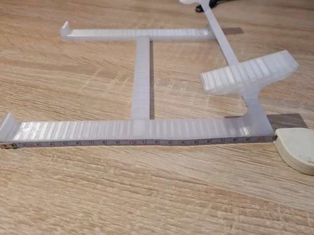 Notebook stand with hinge (reduced height)