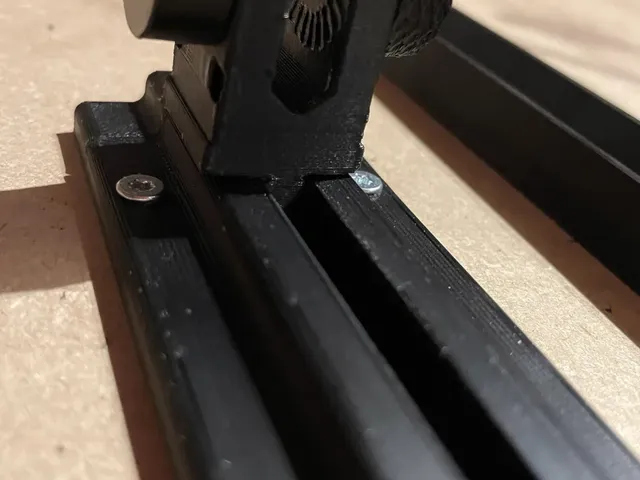 Rail link for articulating Raspberry Pi camera mount