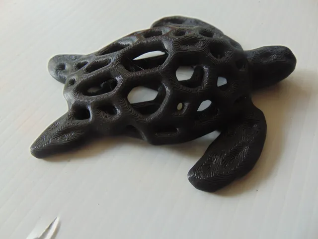 Voronoi style turtle - thick pattern