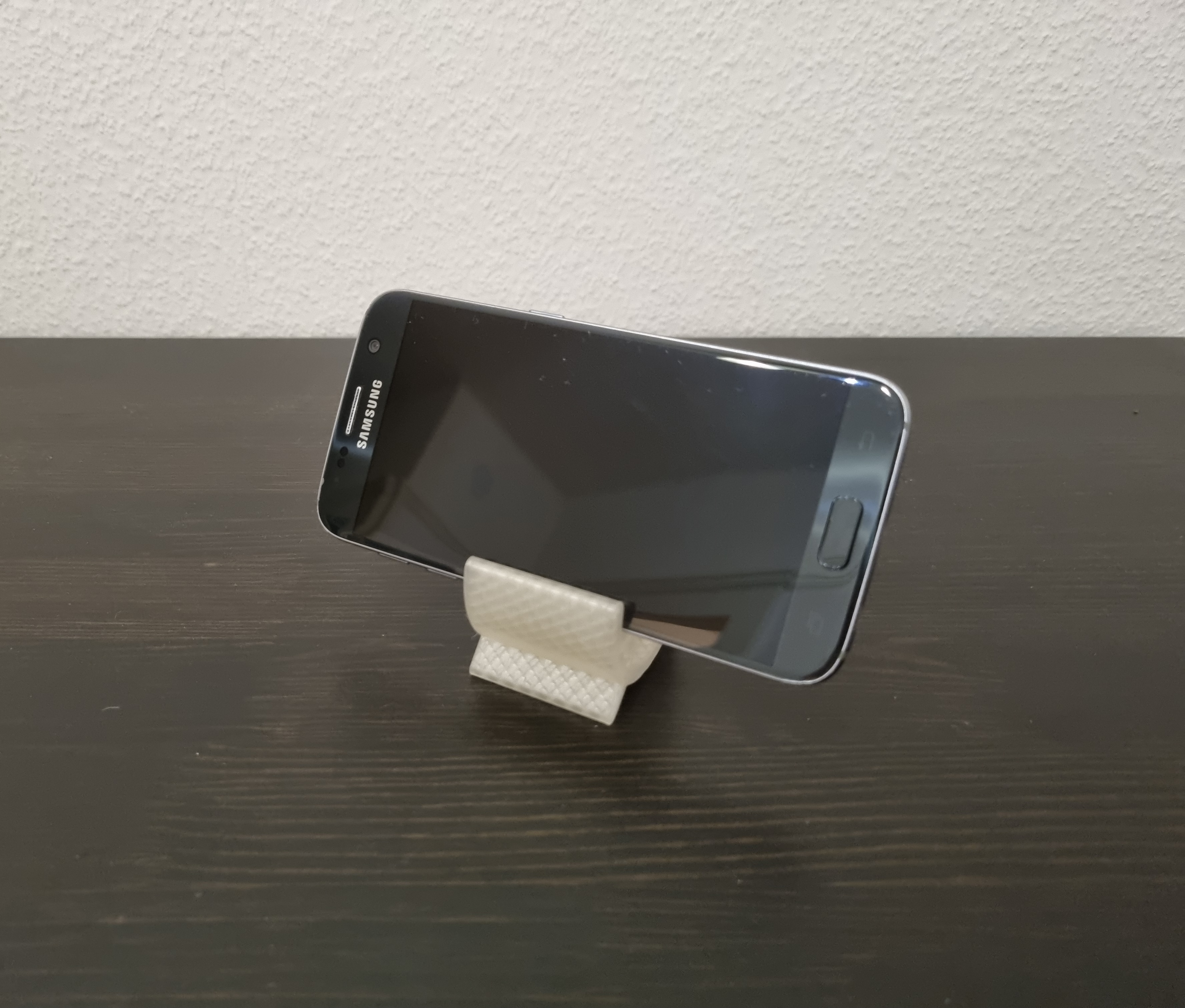 Smartphone stand
